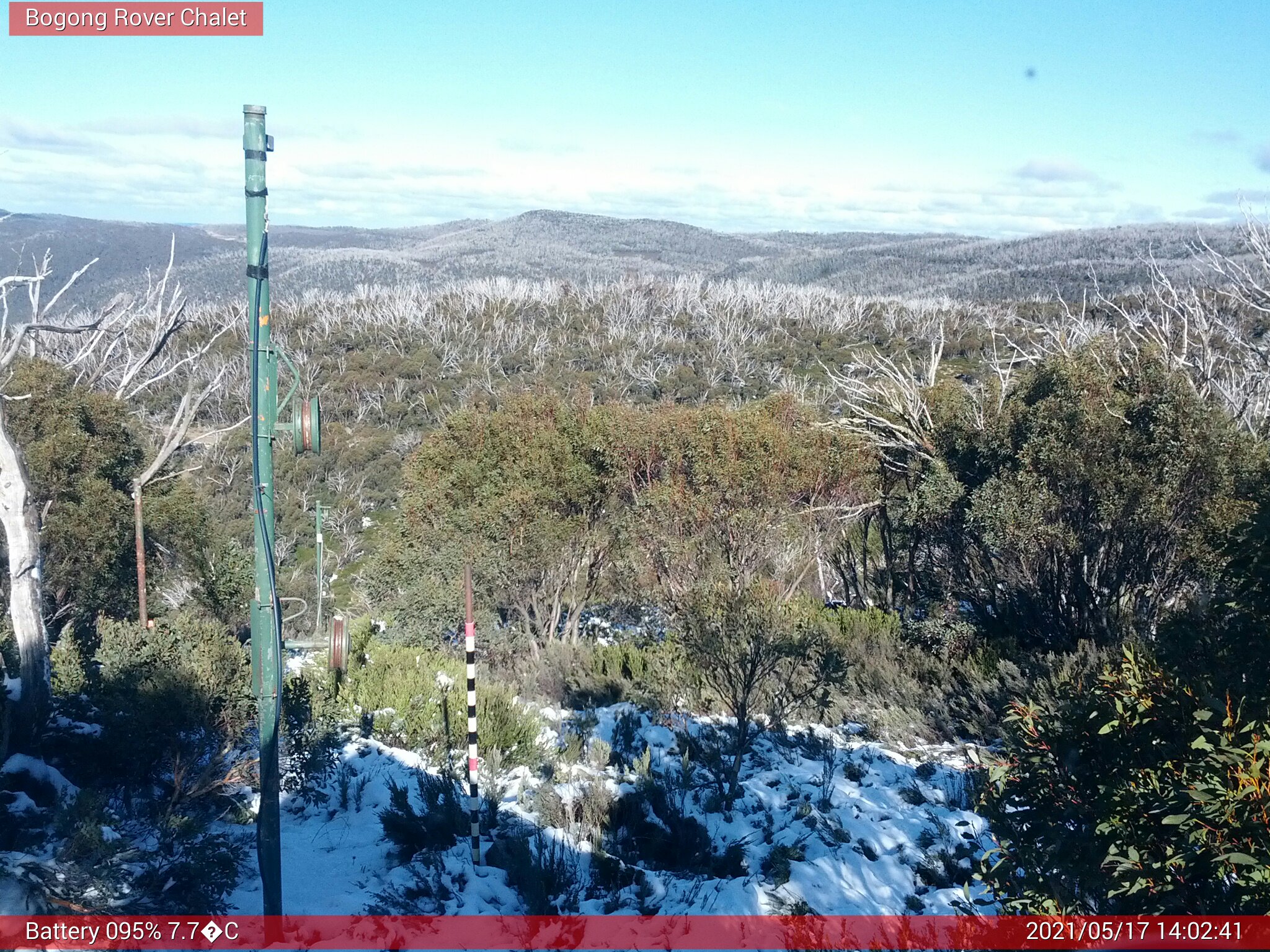 Bogong Web Cam 2:02pm Monday 17th of May 2021