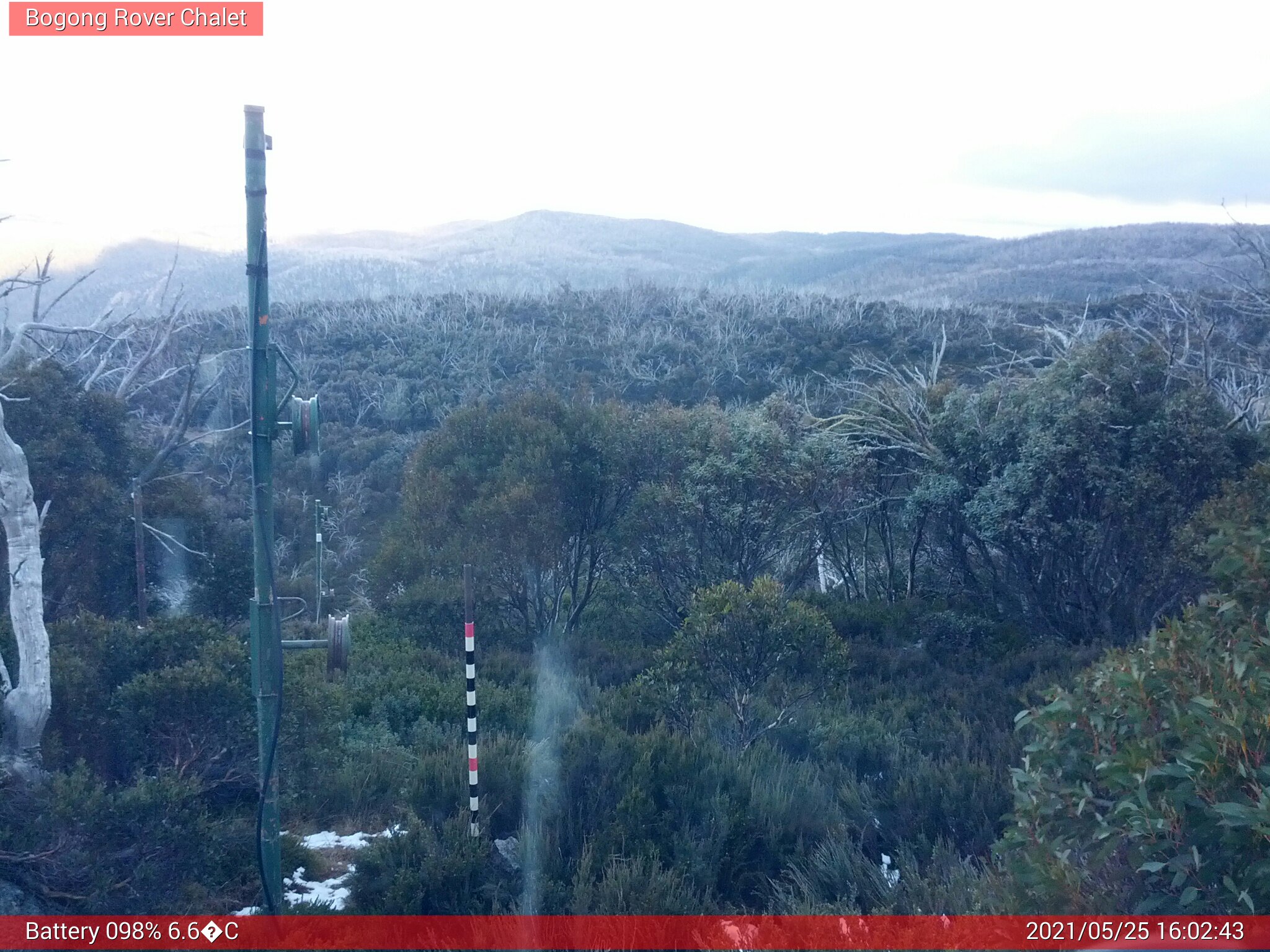 Bogong Web Cam 4:02pm Tuesday 25th of May 2021