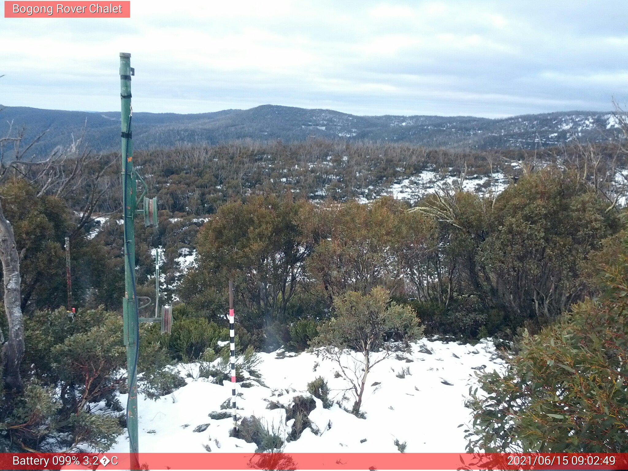 Bogong Web Cam 9:02am Tuesday 15th of June 2021