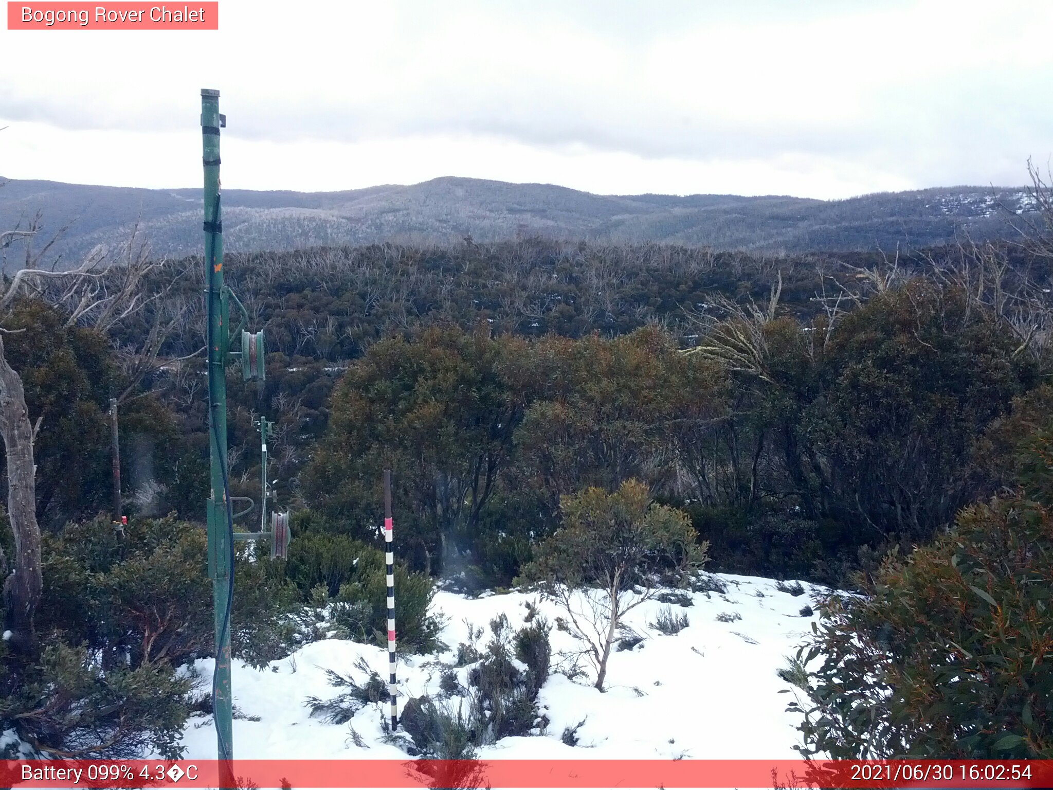 Bogong Web Cam 4:02pm Wednesday 30th of June 2021