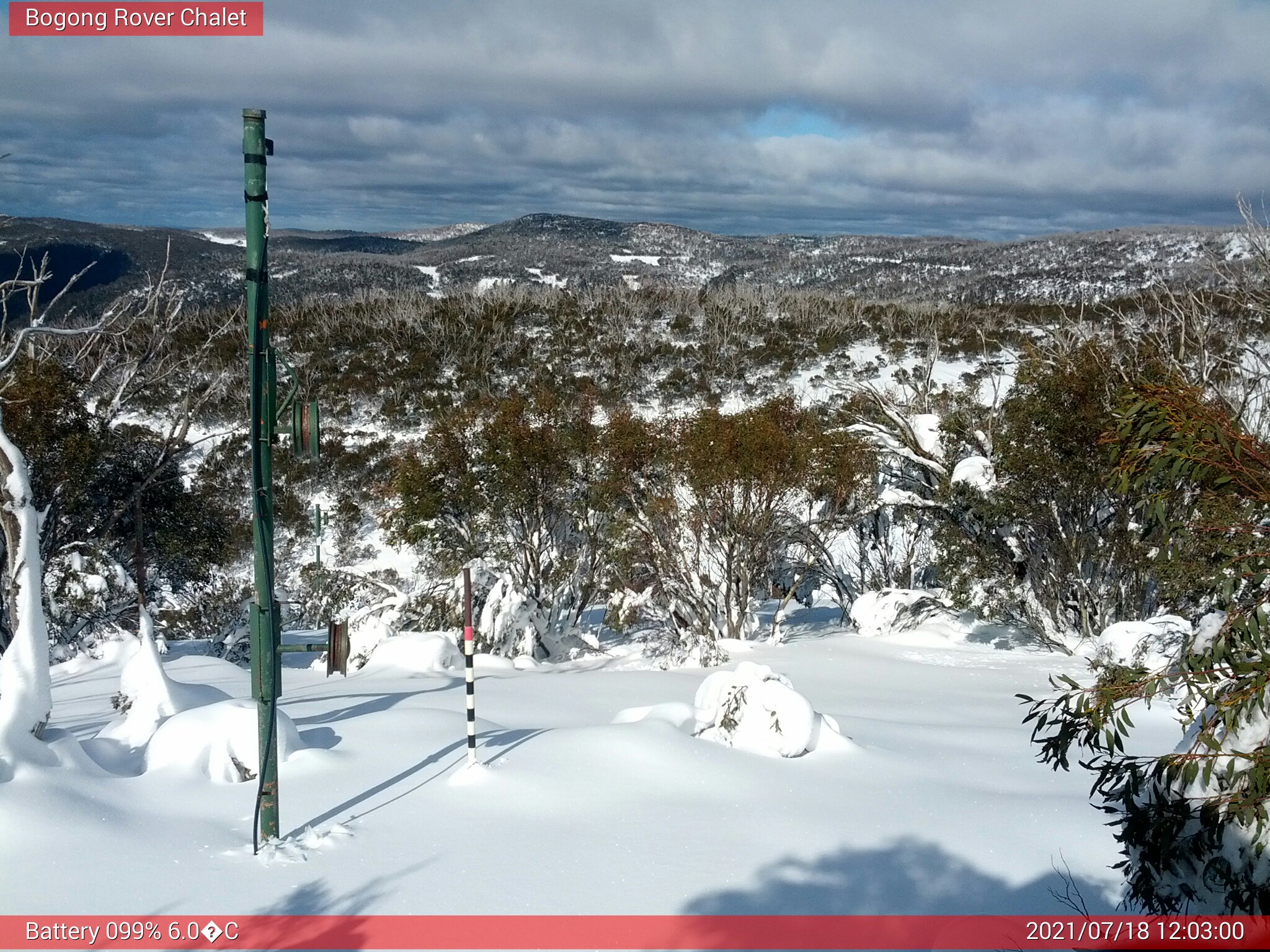 Bogong Web Cam 12:02pm Sunday 18th of July 2021