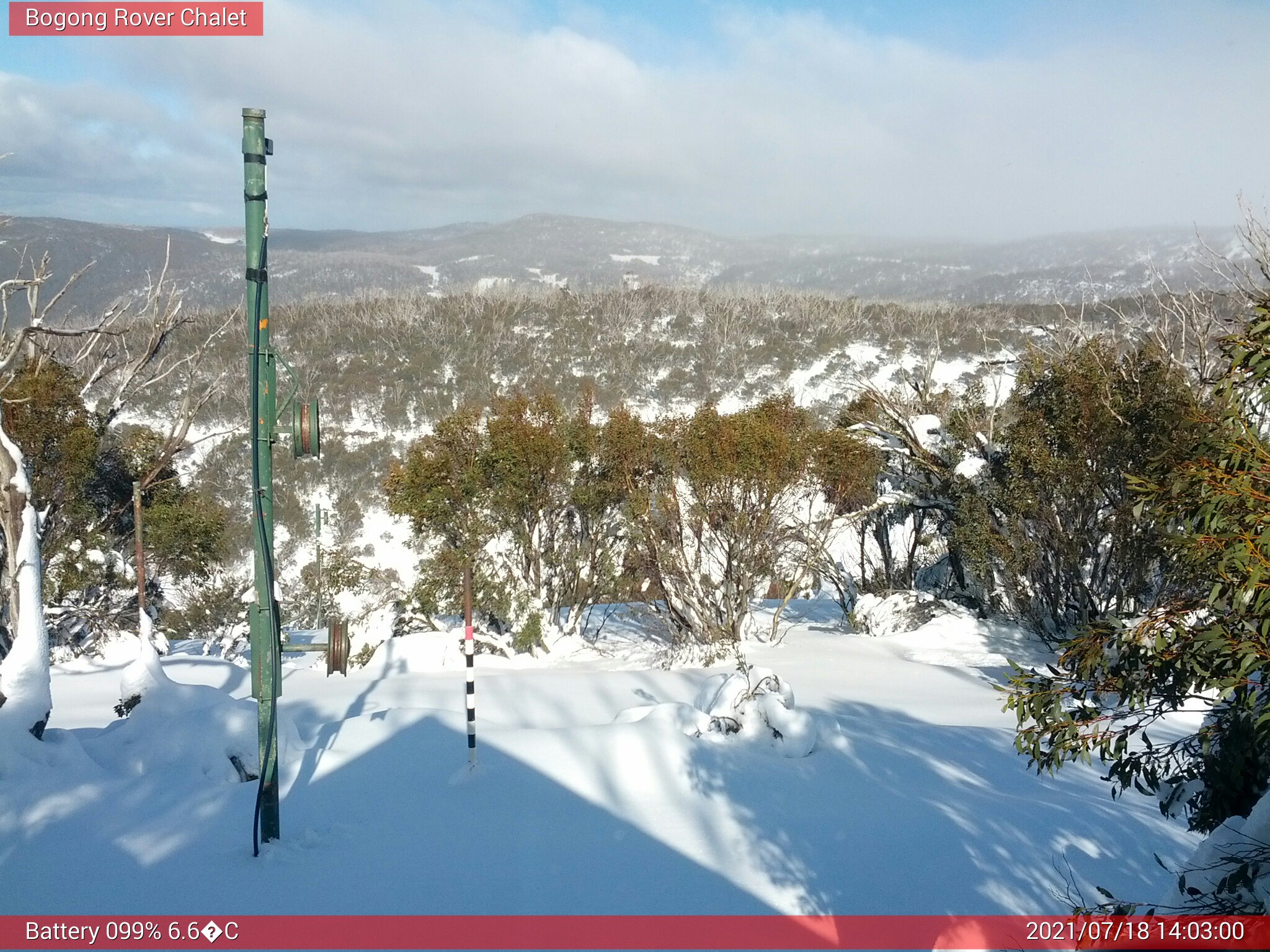 Bogong Web Cam 2:02pm Sunday 18th of July 2021