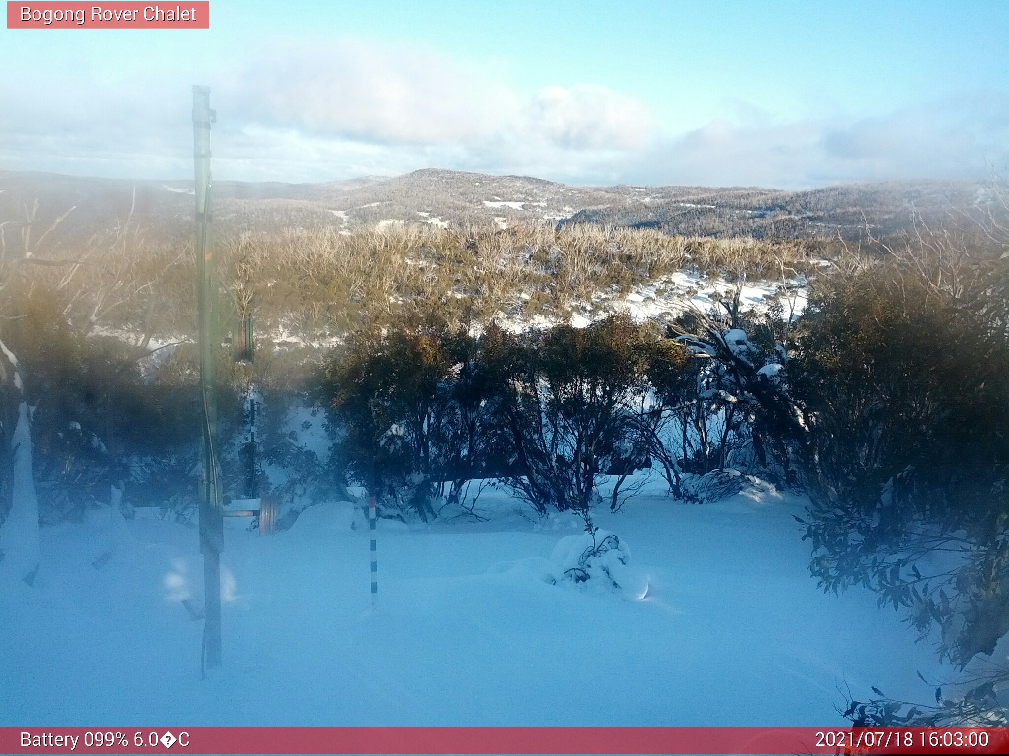 Bogong Web Cam 4:02pm Sunday 18th of July 2021