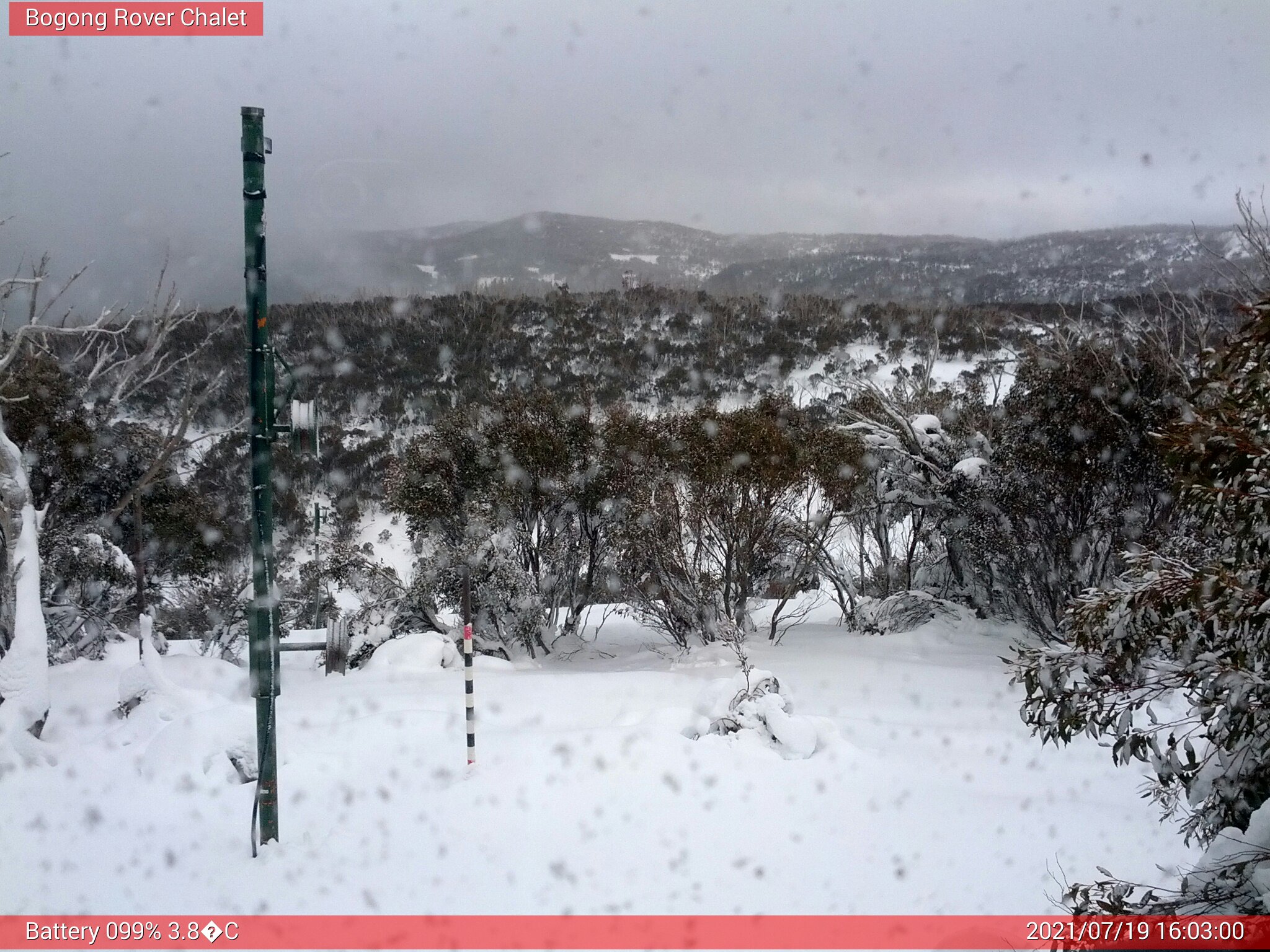 Bogong Web Cam 4:02pm Monday 19th of July 2021