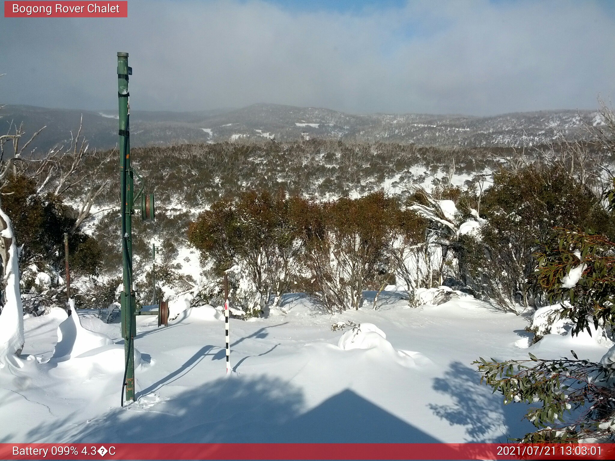 Bogong Web Cam 1:03pm Wednesday 21st of July 2021