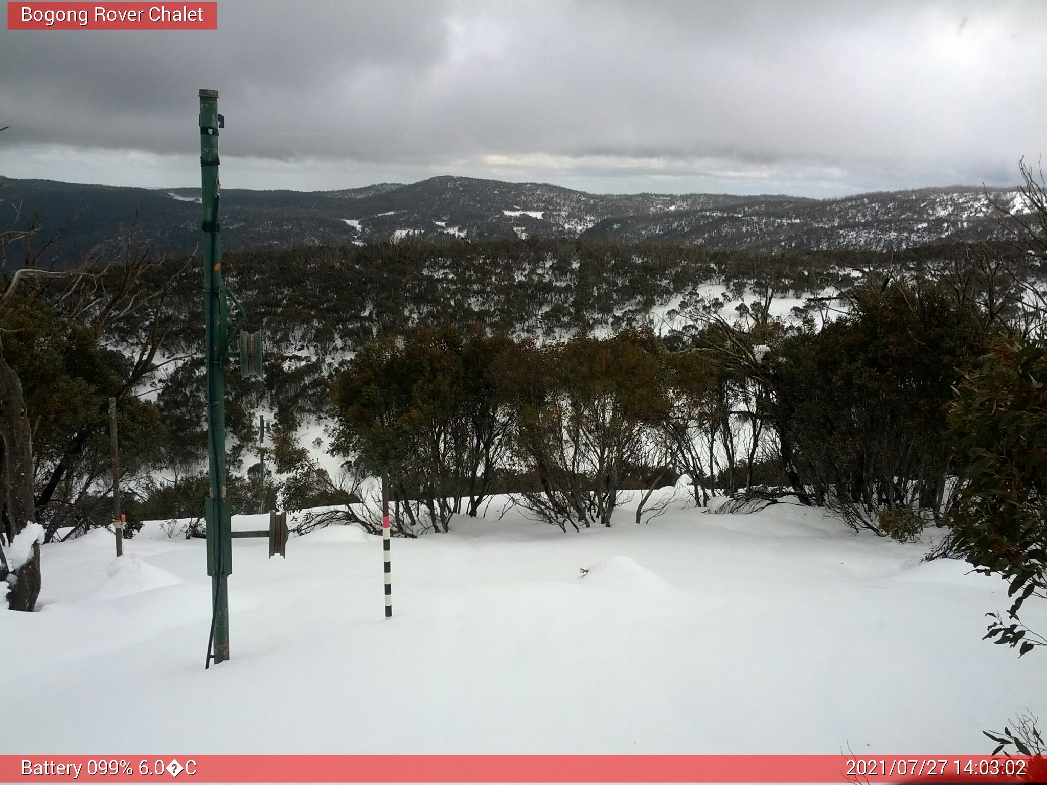 Bogong Web Cam 2:03pm Tuesday 27th of July 2021