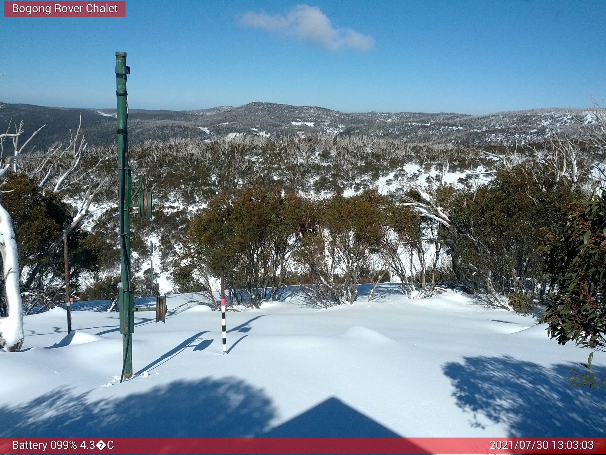 Bogong Web Cam 1:03pm Friday 30th of July 2021