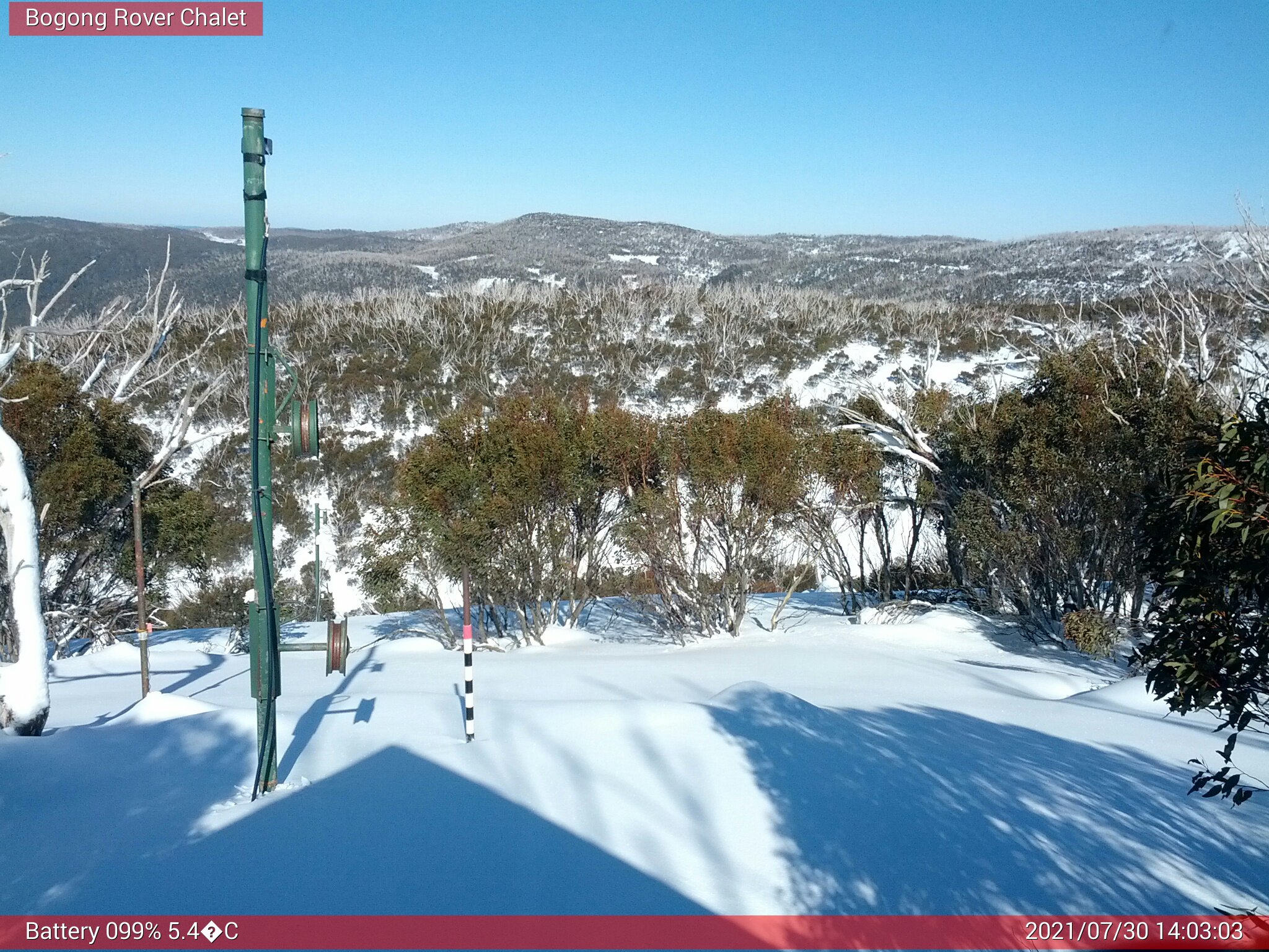 Bogong Web Cam 2:03pm Friday 30th of July 2021