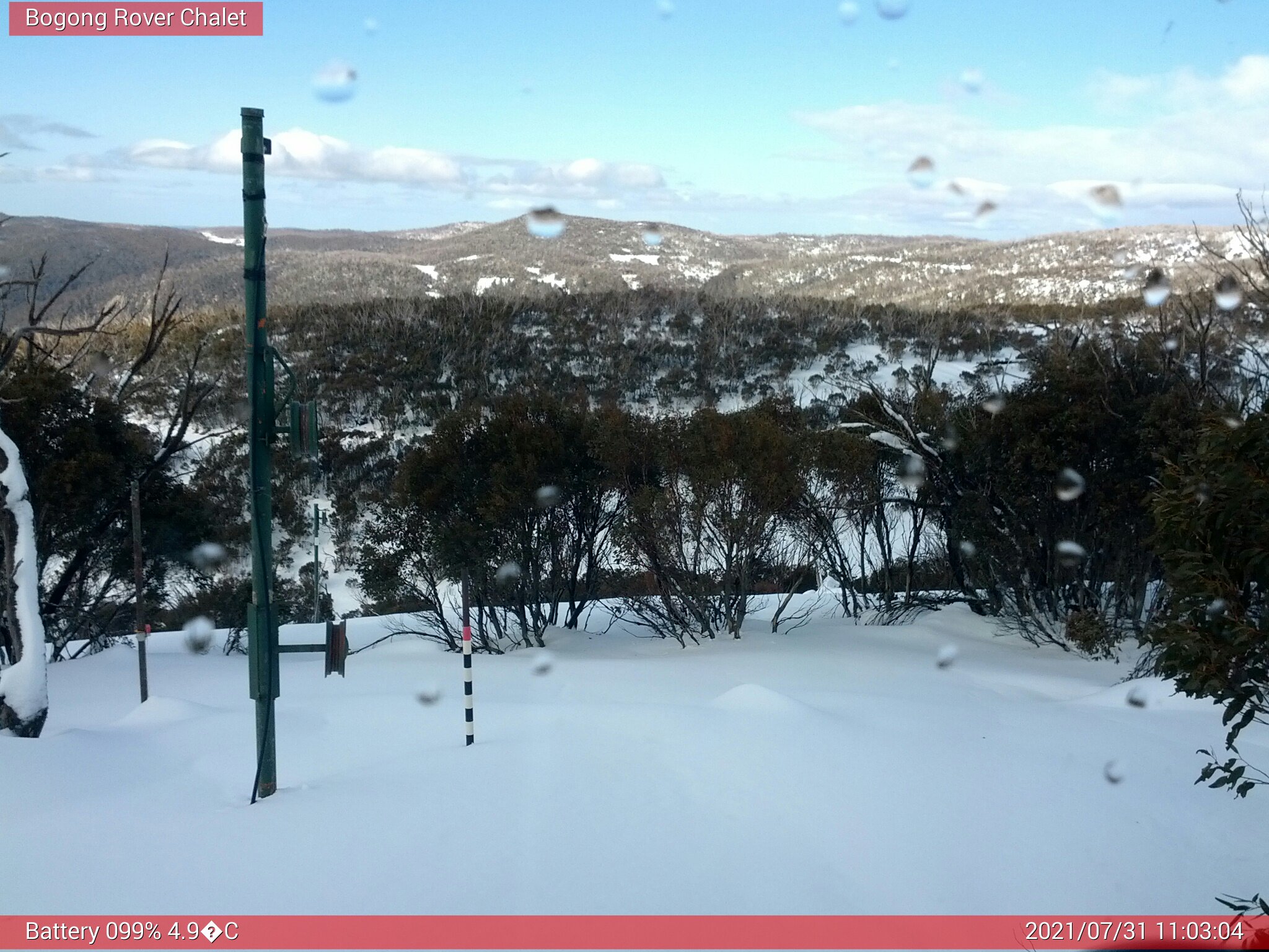 Bogong Web Cam 11:03am Saturday 31st of July 2021