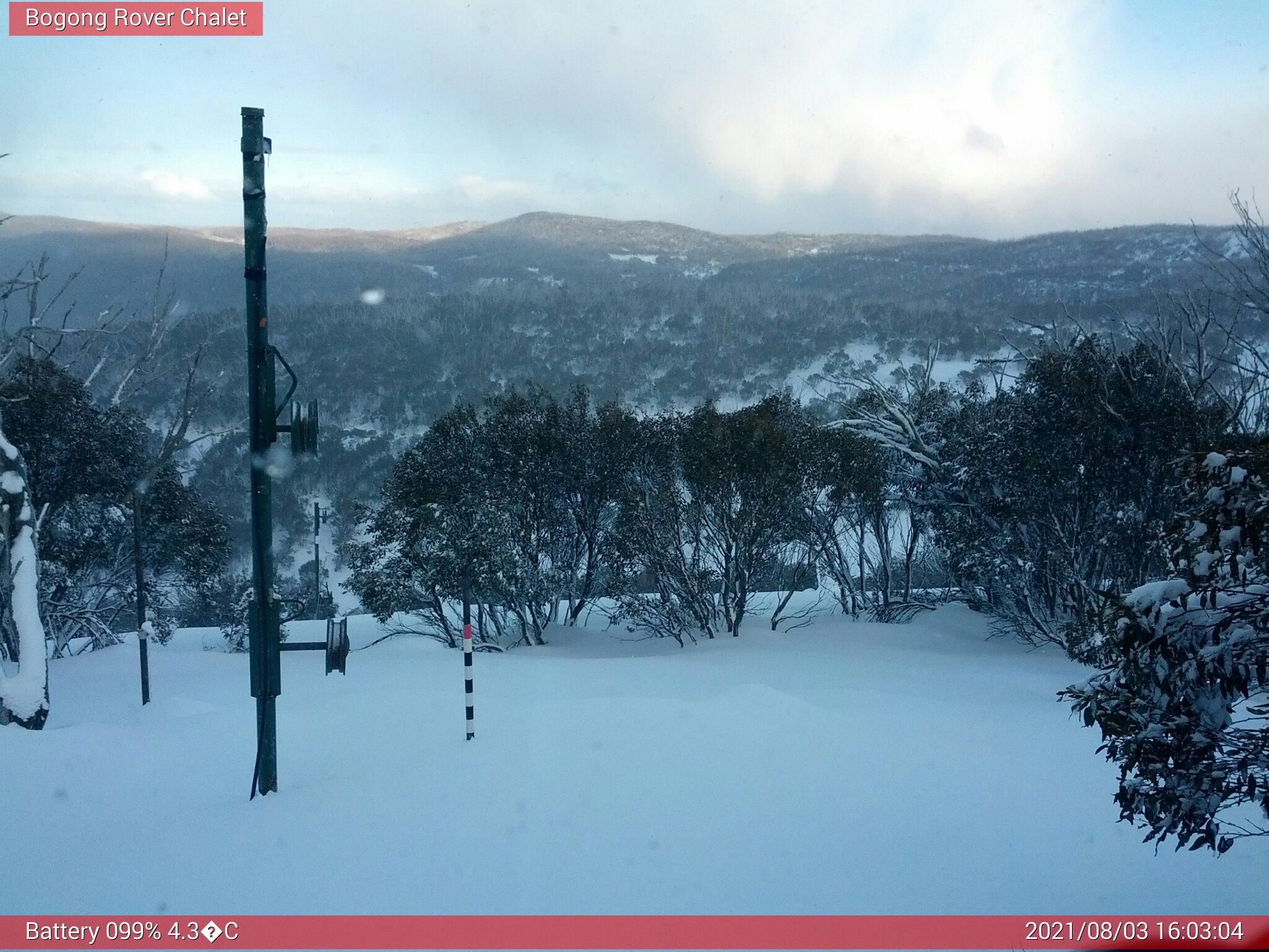 Bogong Web Cam 4:03pm Tuesday 3rd of August 2021