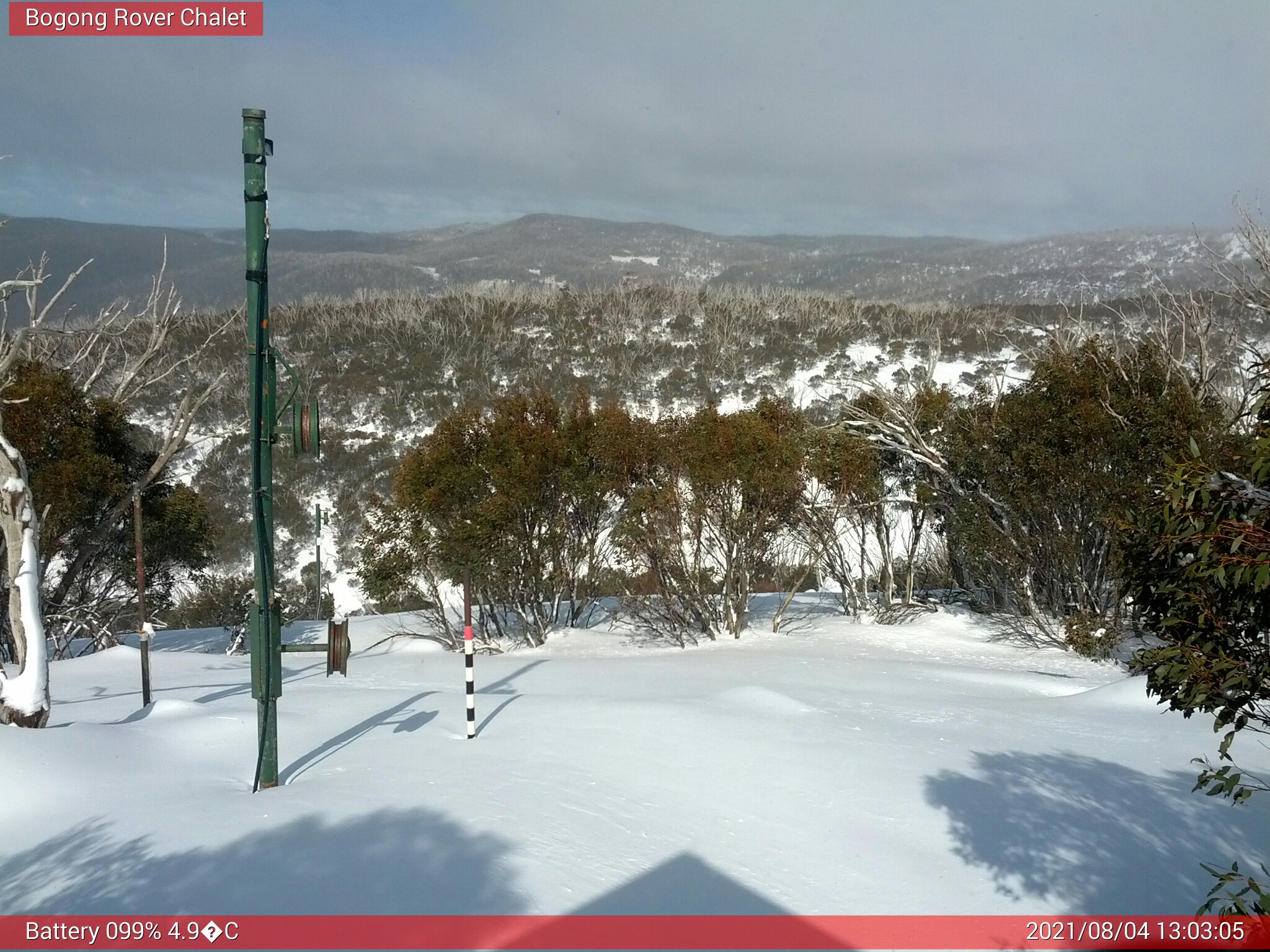 Bogong Web Cam 1:03pm Wednesday 4th of August 2021