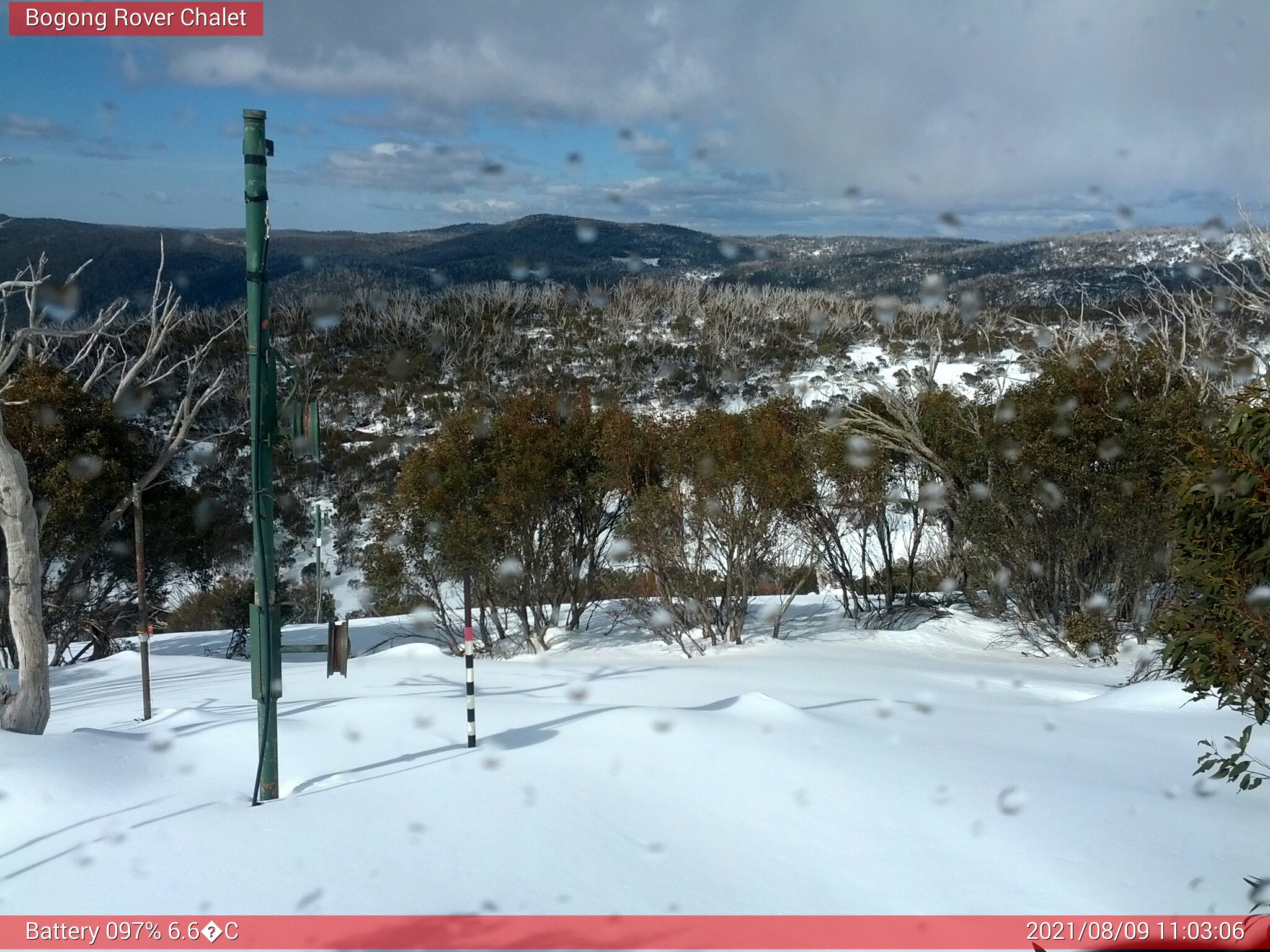 Bogong Web Cam 11:03am Monday 9th of August 2021