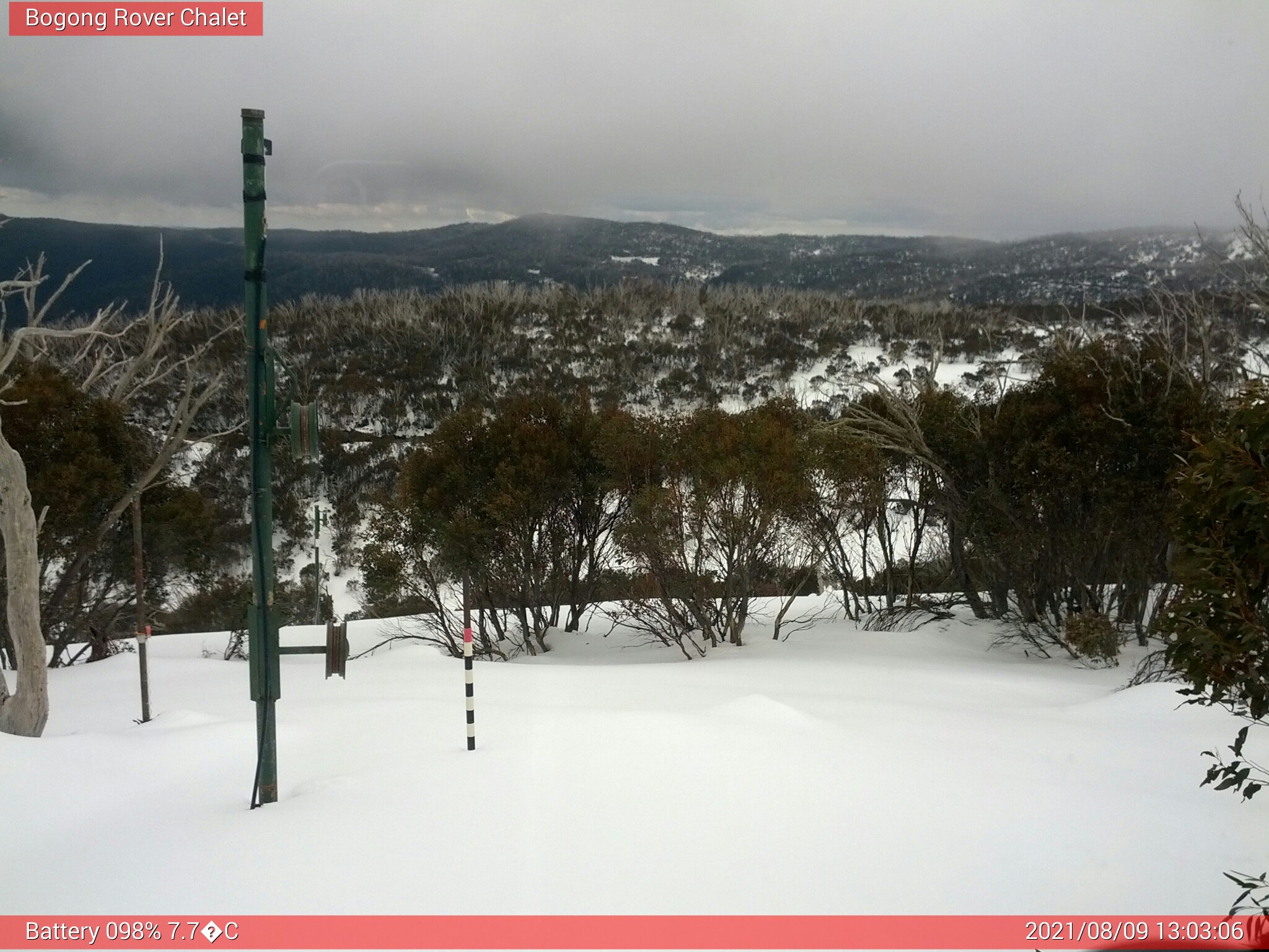 Bogong Web Cam 1:03pm Monday 9th of August 2021