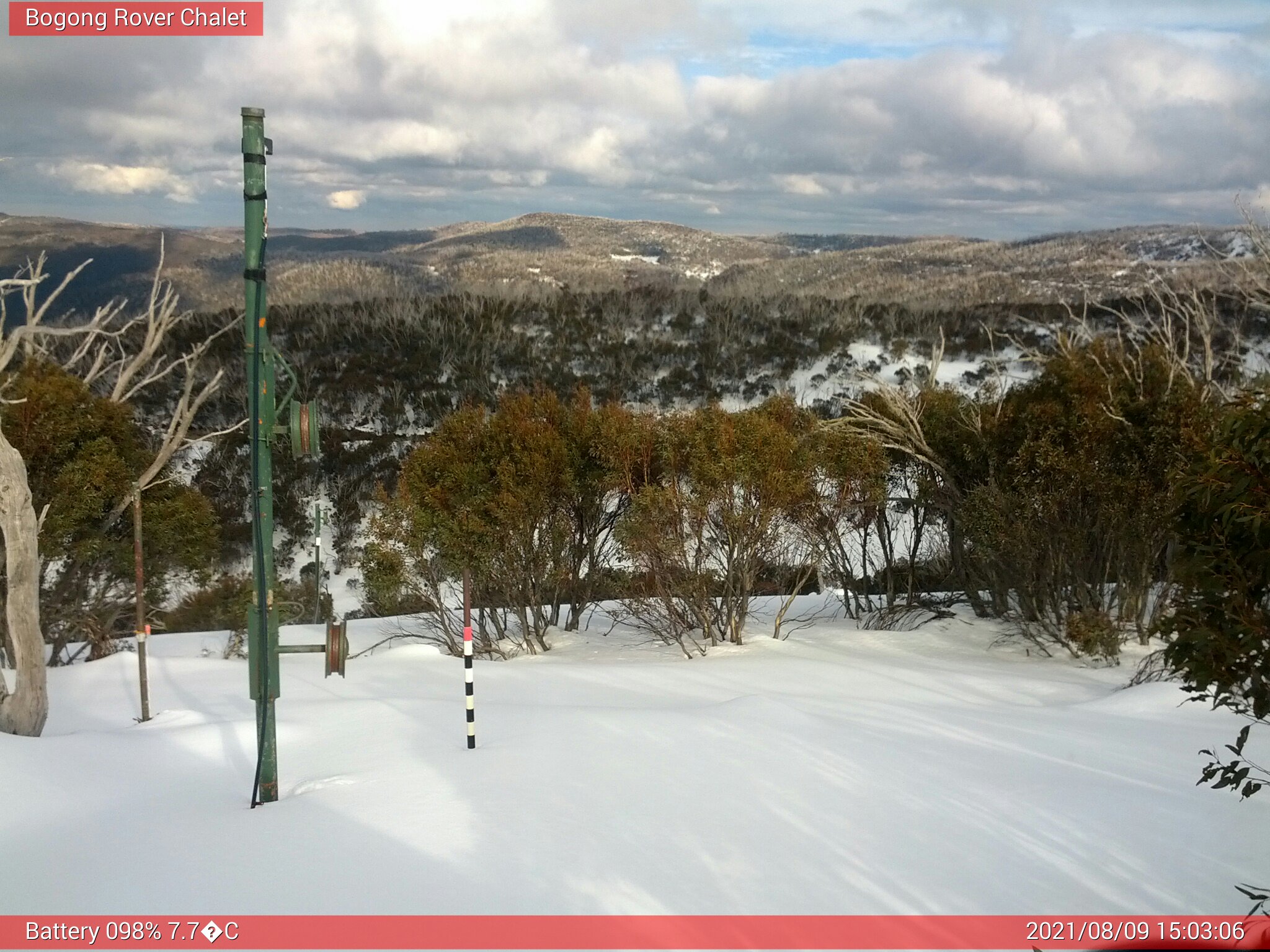 Bogong Web Cam 3:03pm Monday 9th of August 2021