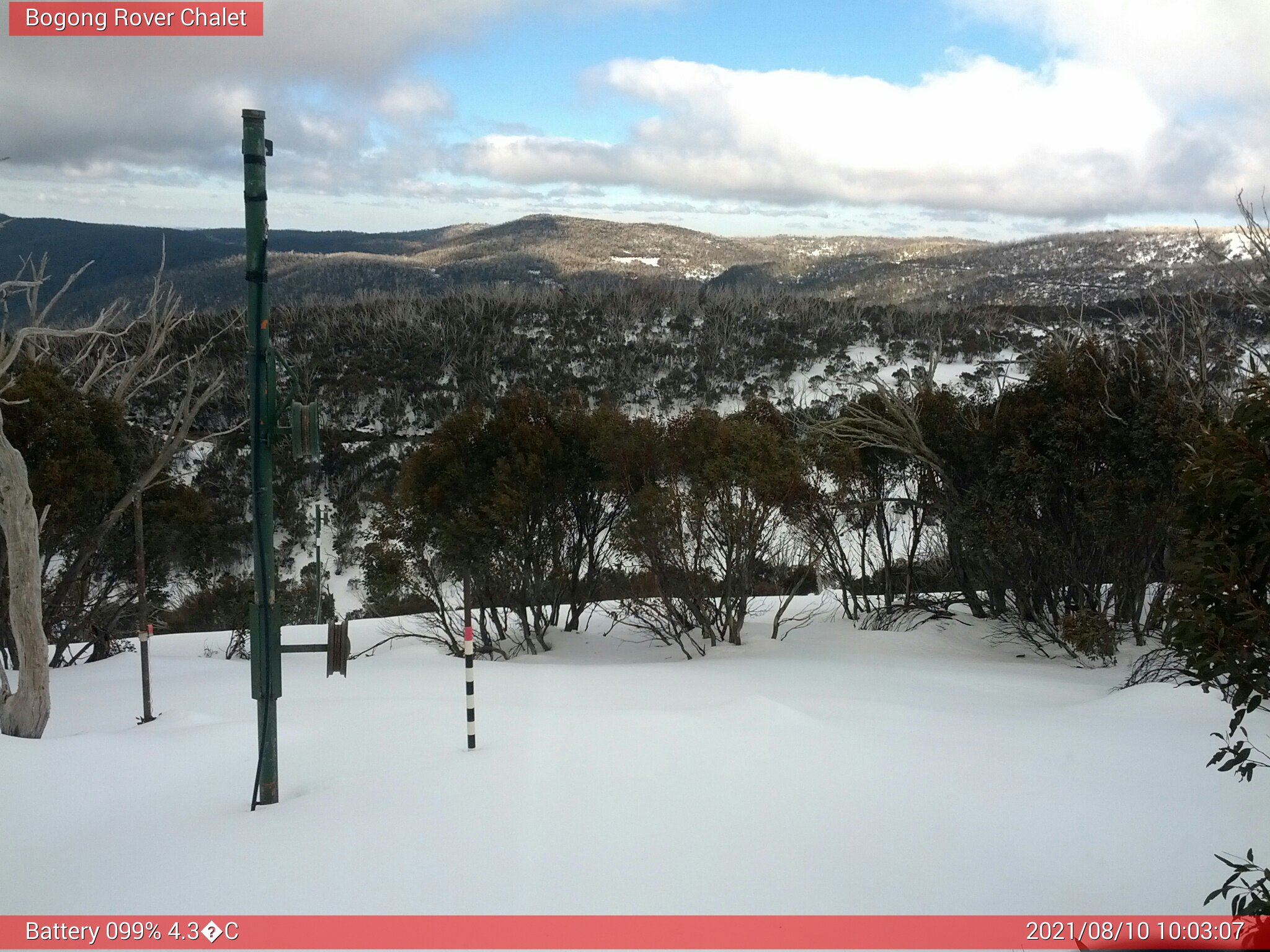 Bogong Web Cam 10:03am Tuesday 10th of August 2021