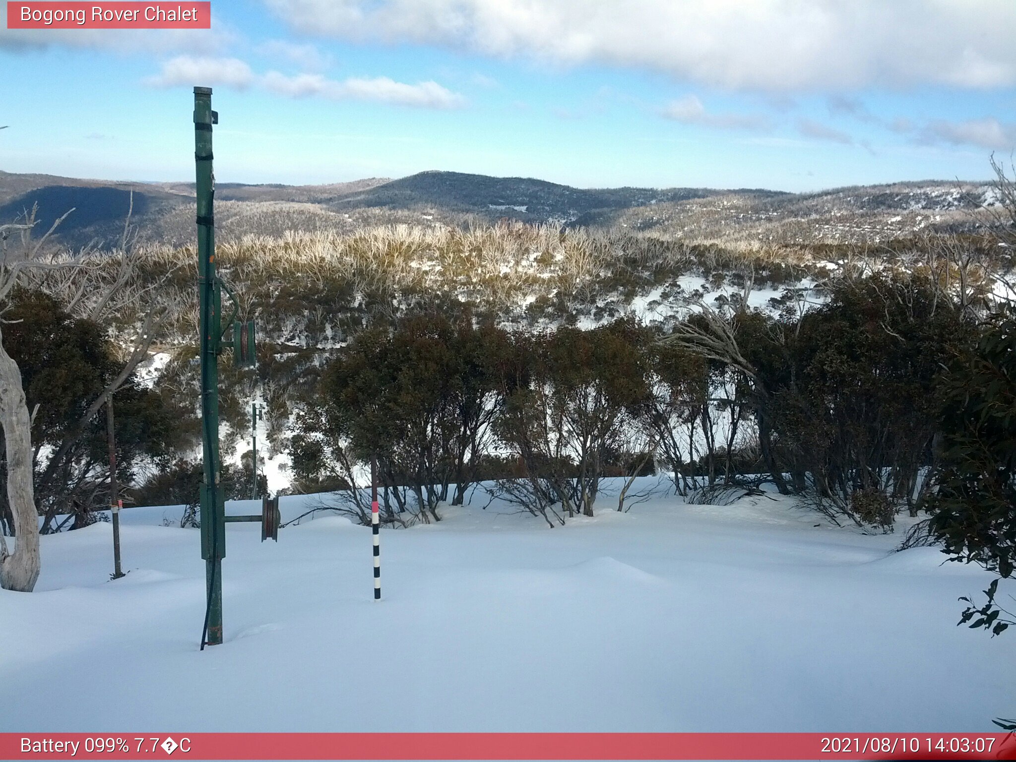 Bogong Web Cam 2:03pm Tuesday 10th of August 2021