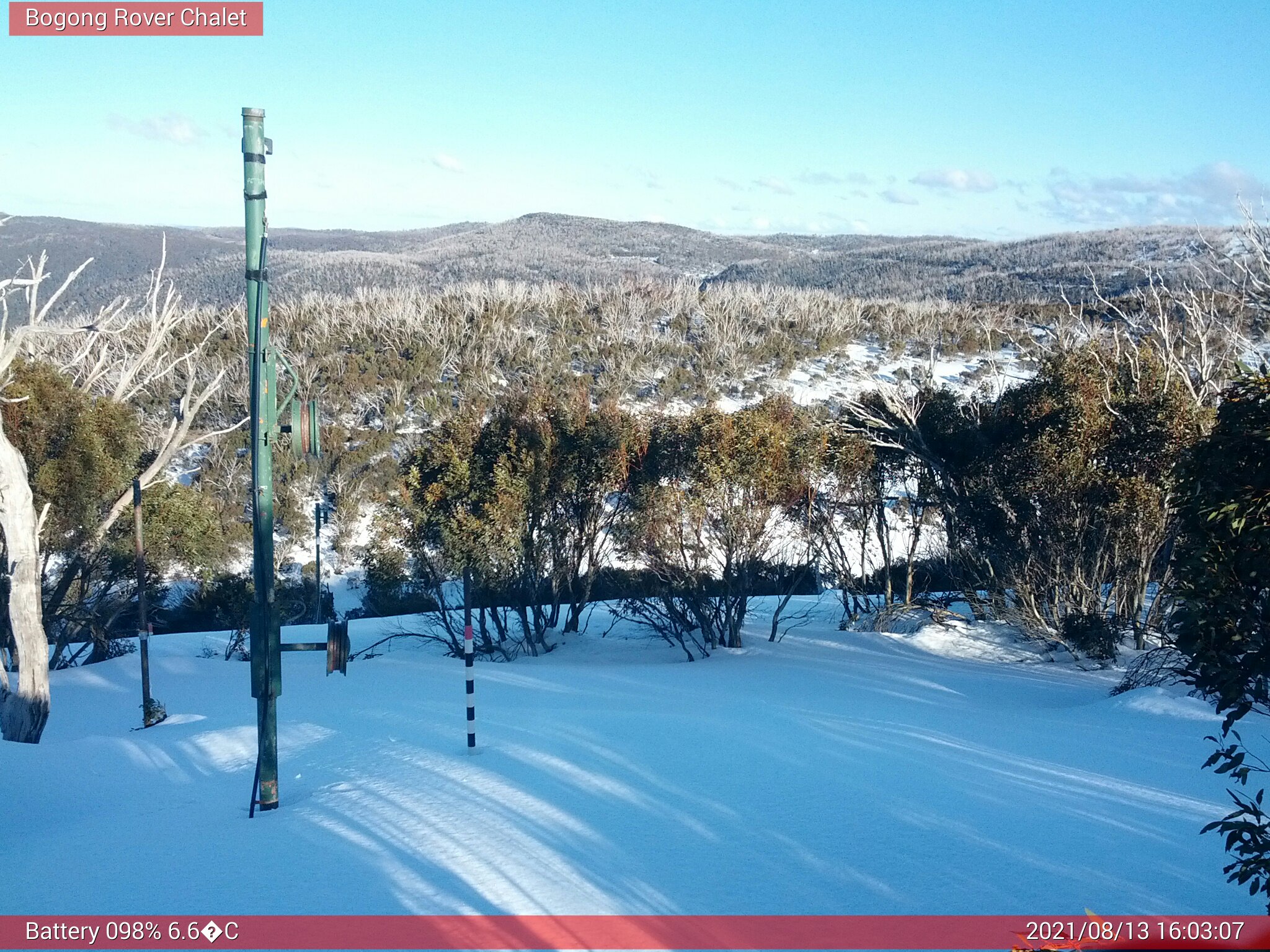 Bogong Web Cam 4:03pm Friday 13th of August 2021