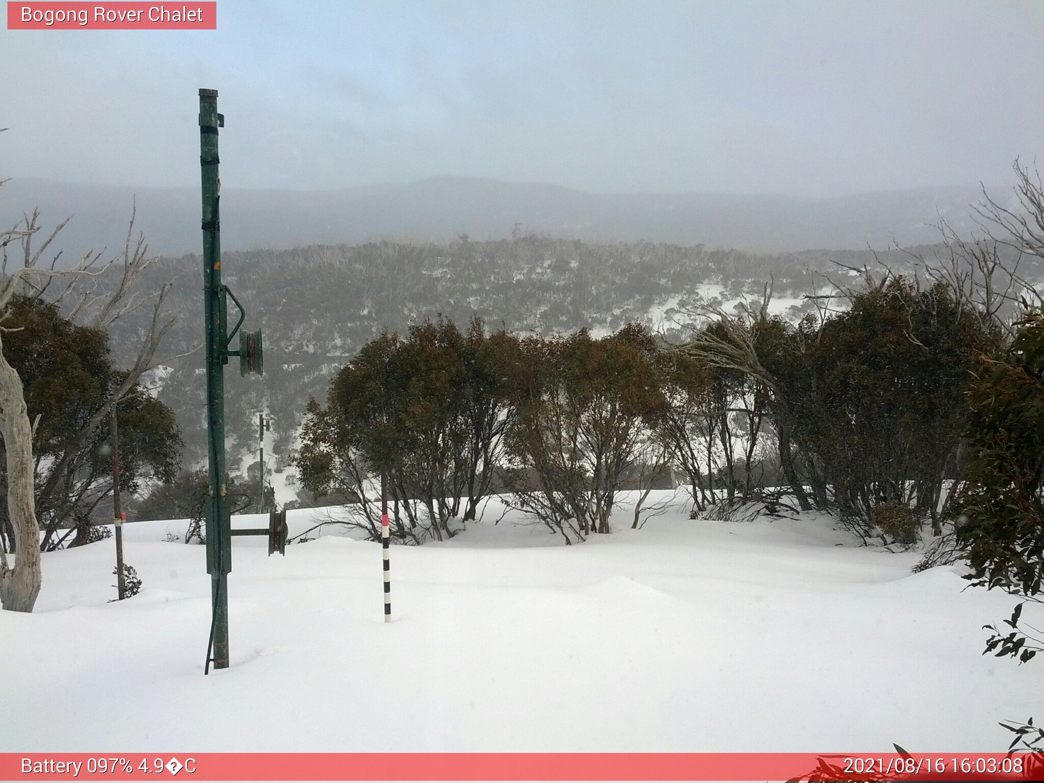 Bogong Web Cam 4:03pm Monday 16th of August 2021