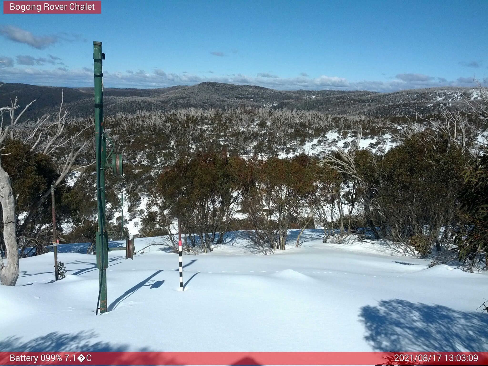 Bogong Web Cam 1:03pm Tuesday 17th of August 2021