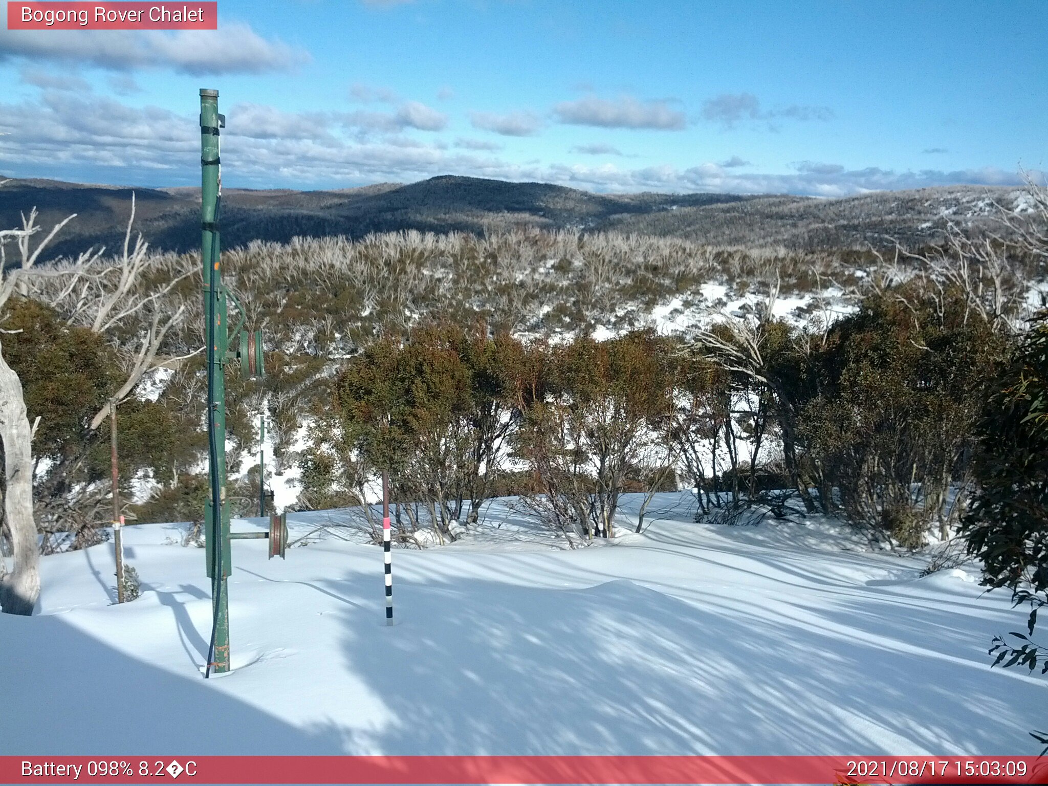 Bogong Web Cam 3:03pm Tuesday 17th of August 2021