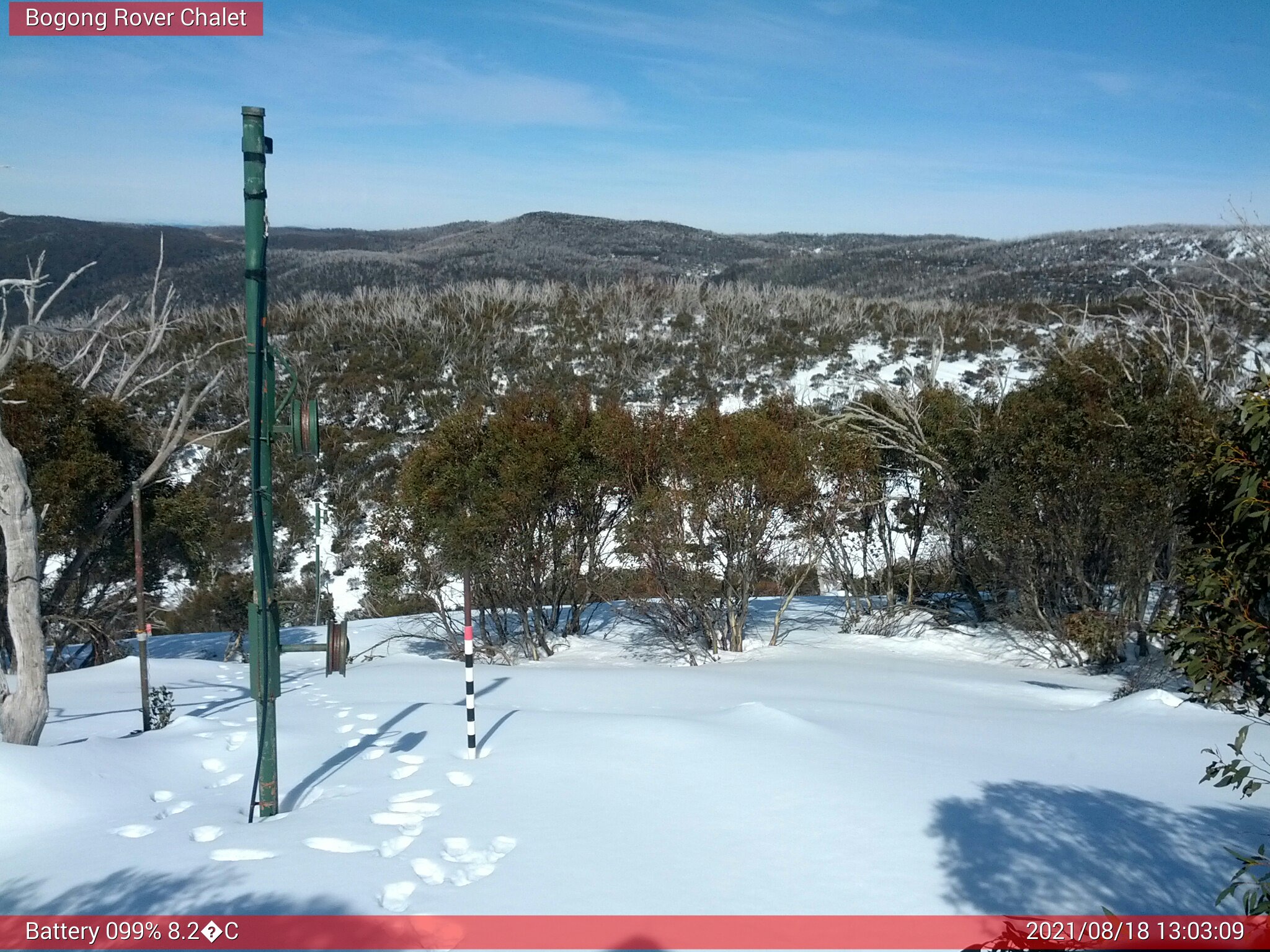 Bogong Web Cam 1:03pm Wednesday 18th of August 2021