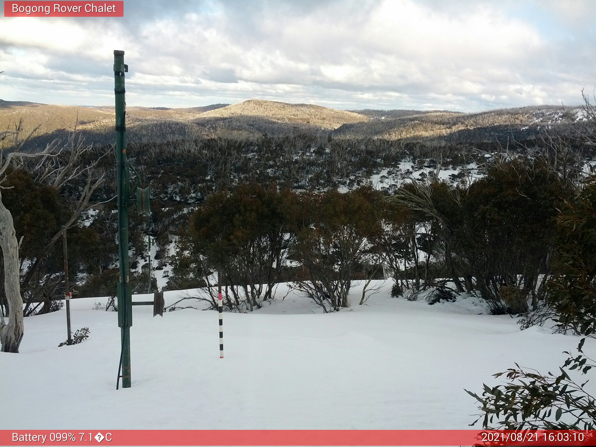 Bogong Web Cam 4:03pm Saturday 21st of August 2021