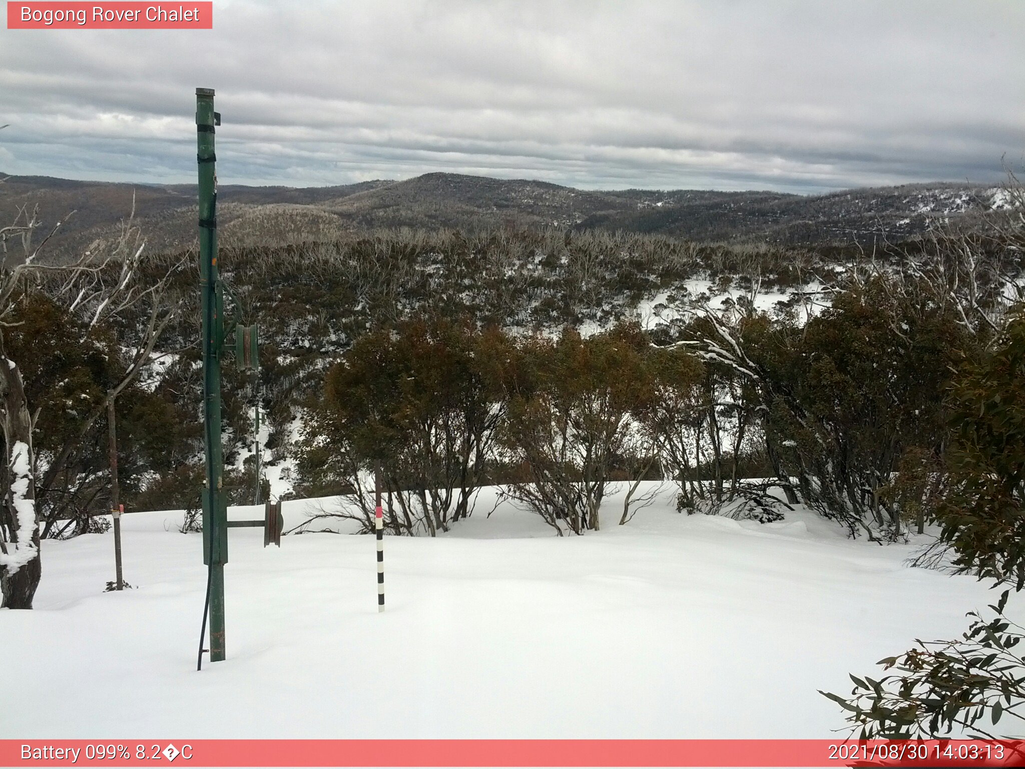 Bogong Web Cam 2:03pm Monday 30th of August 2021