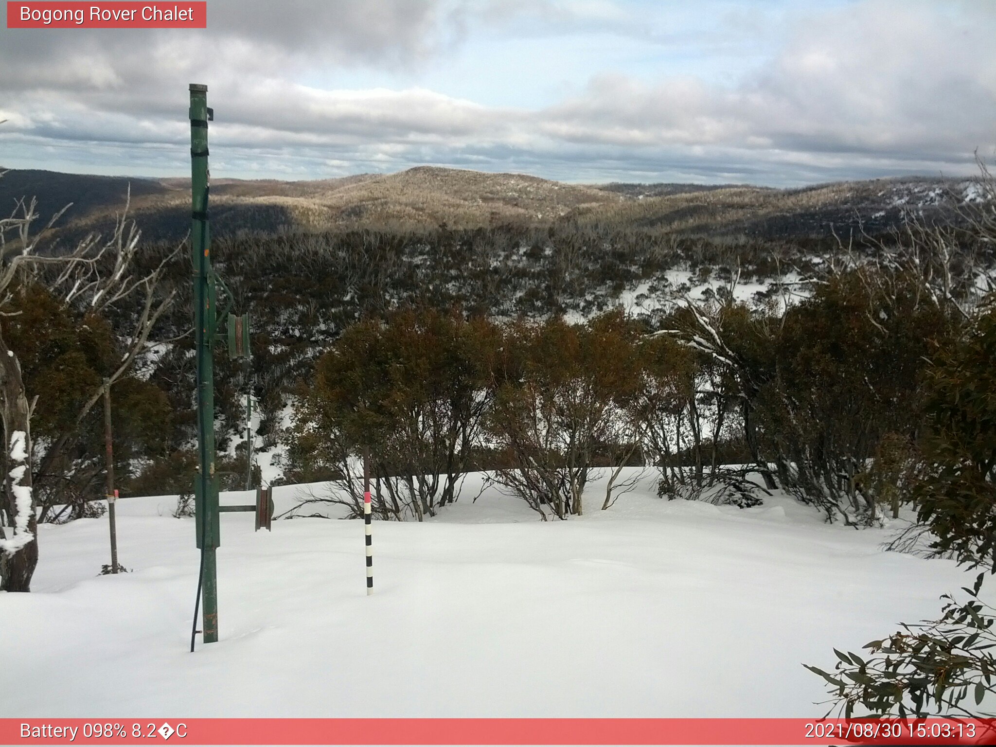 Bogong Web Cam 3:03pm Monday 30th of August 2021