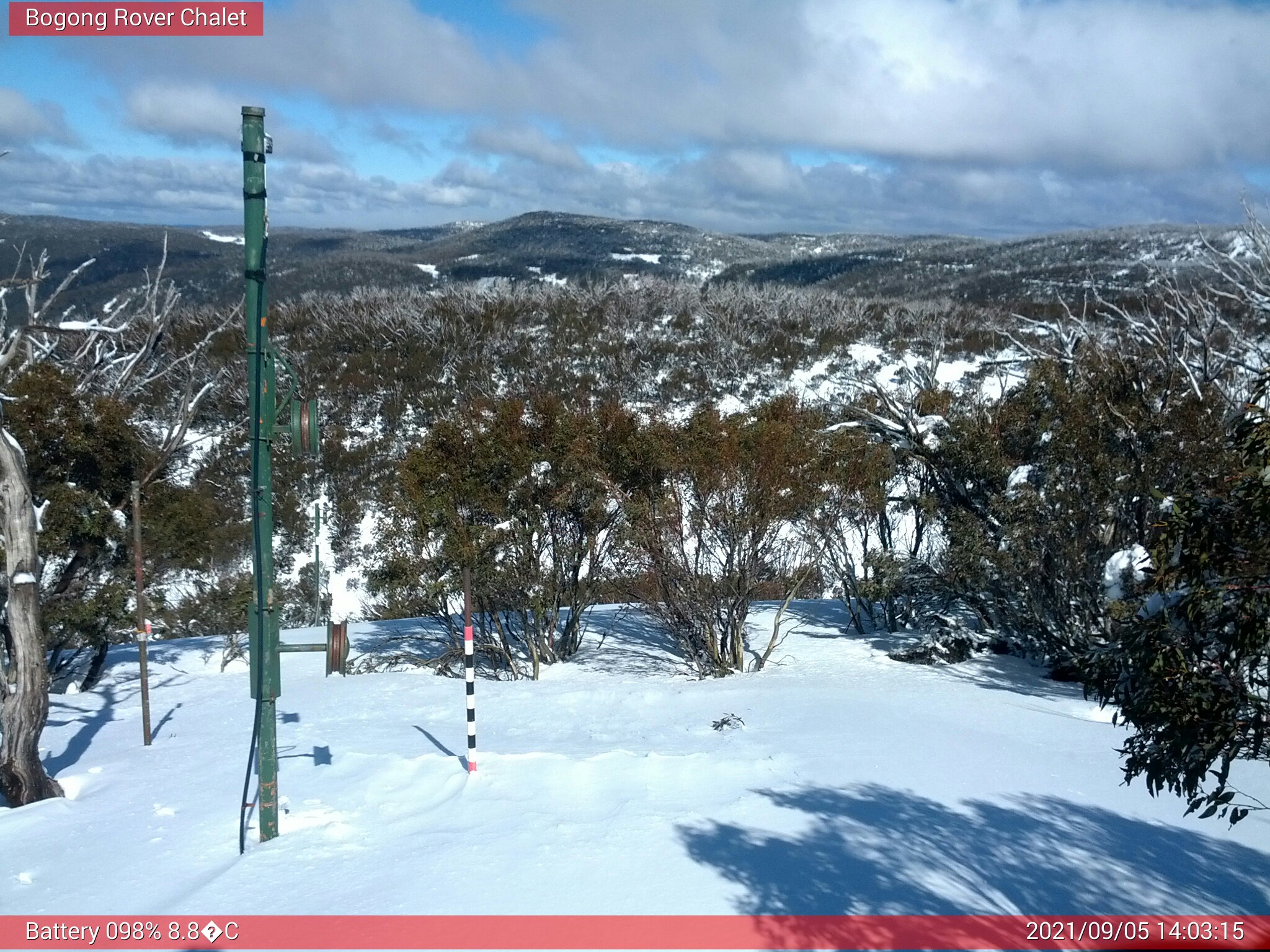 Bogong Web Cam 2:03pm Sunday 5th of September 2021