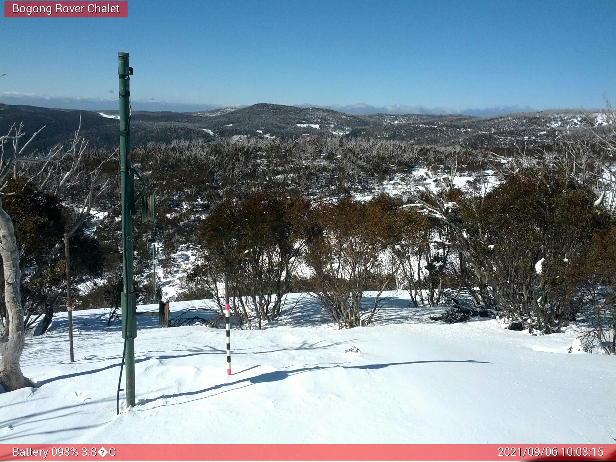 Bogong Web Cam 10:03am Monday 6th of September 2021