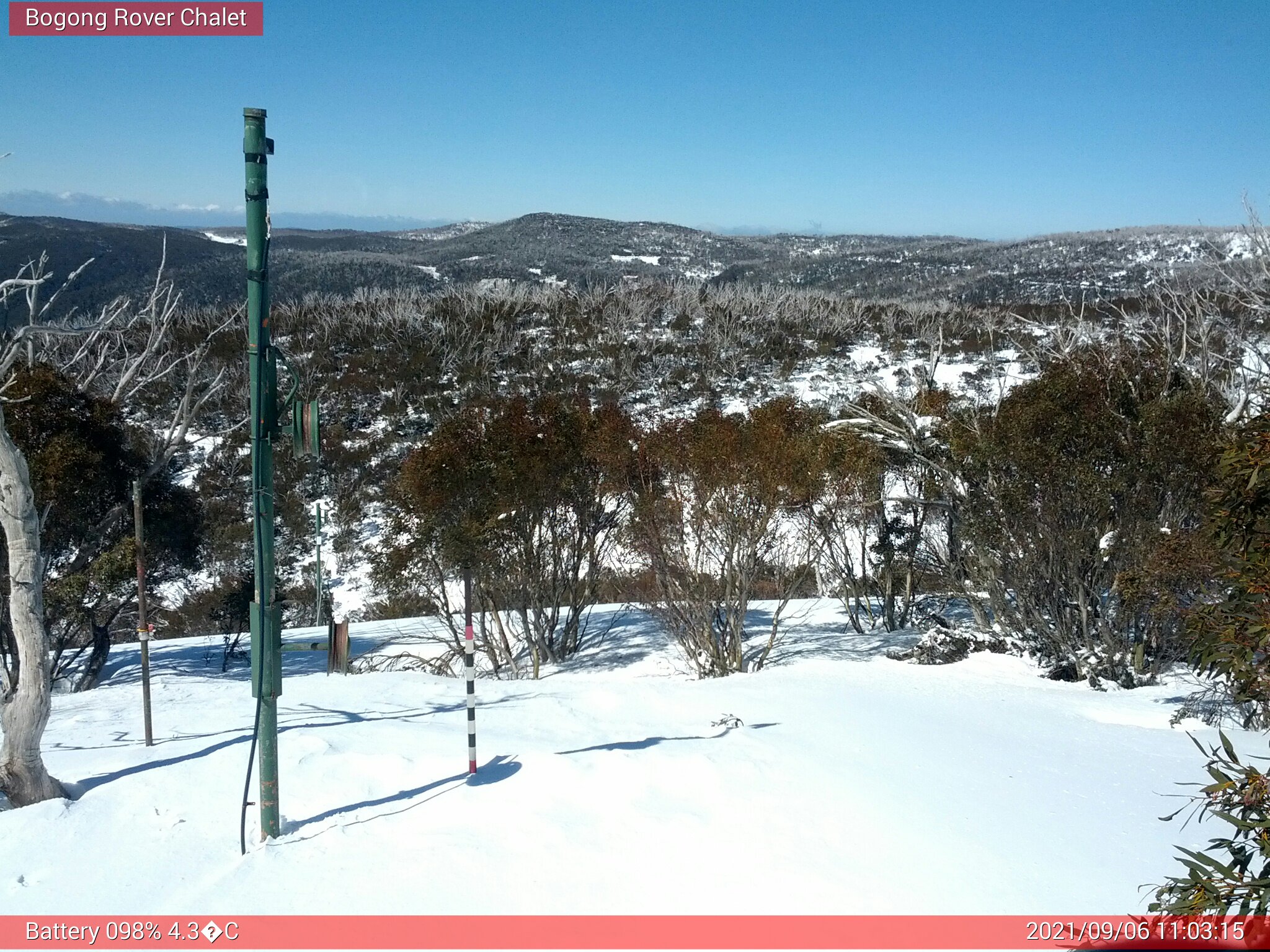 Bogong Web Cam 11:03am Monday 6th of September 2021