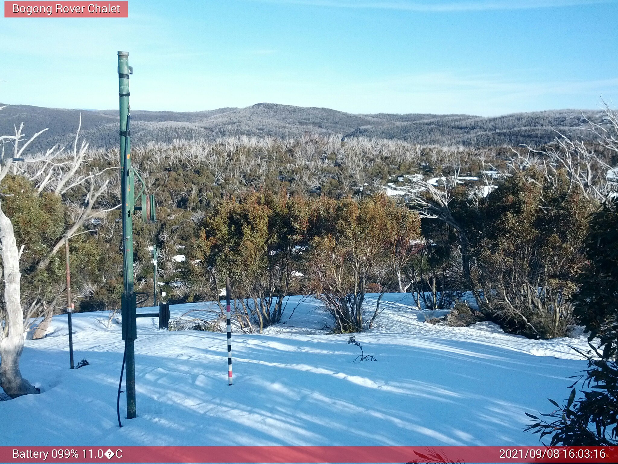 Bogong Web Cam 4:03pm Wednesday 8th of September 2021