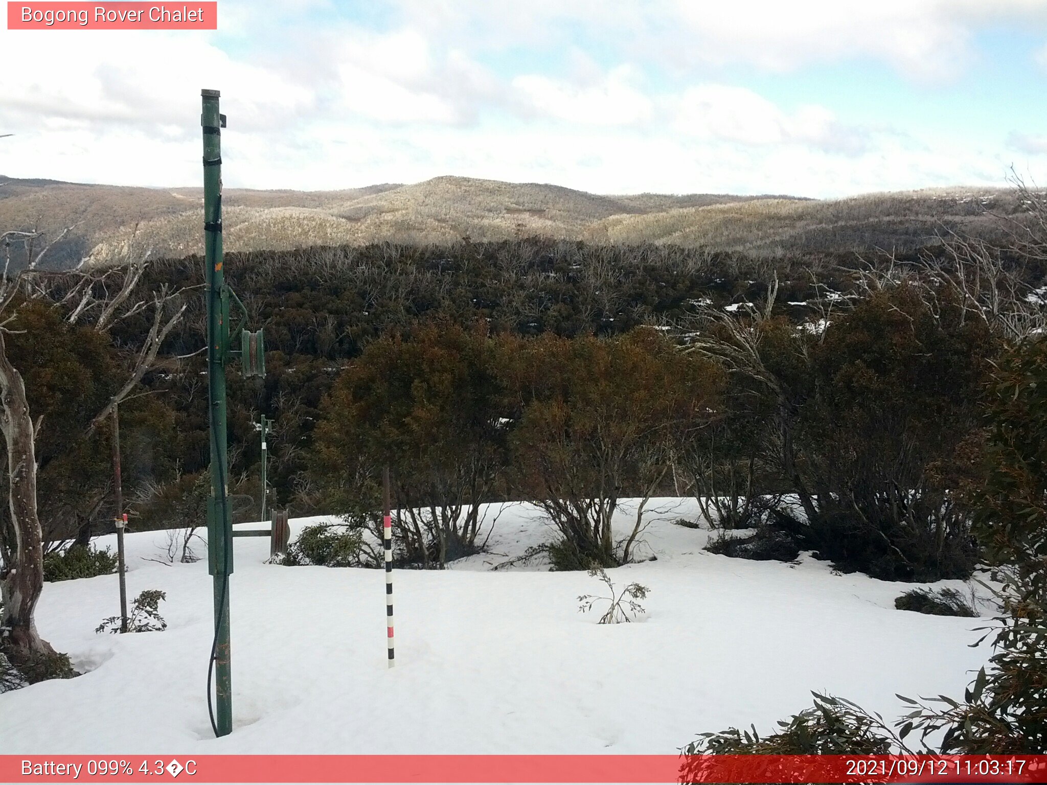 Bogong Web Cam 11:03am Sunday 12th of September 2021