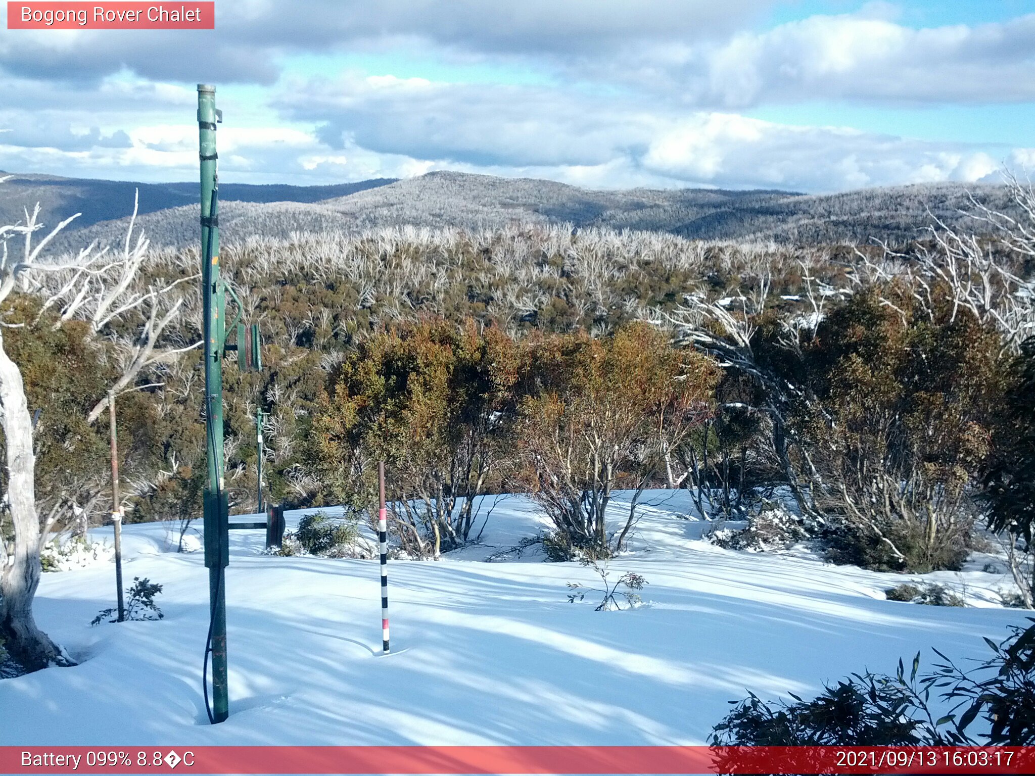 Bogong Web Cam 4:03pm Monday 13th of September 2021