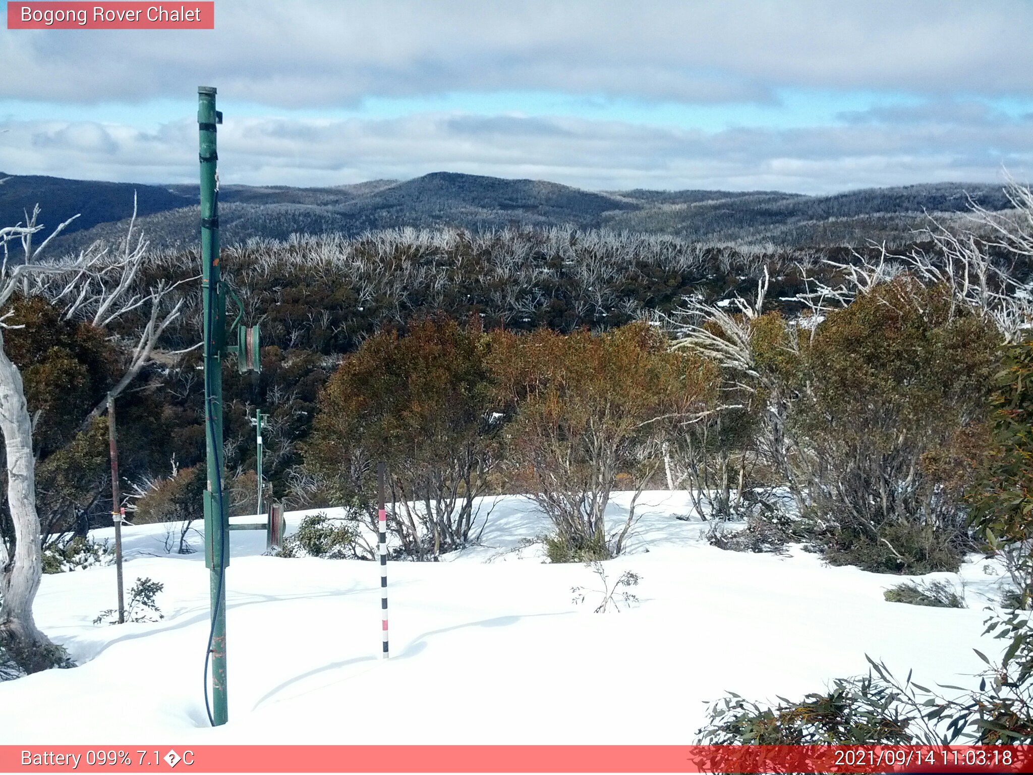 Bogong Web Cam 11:03am Tuesday 14th of September 2021