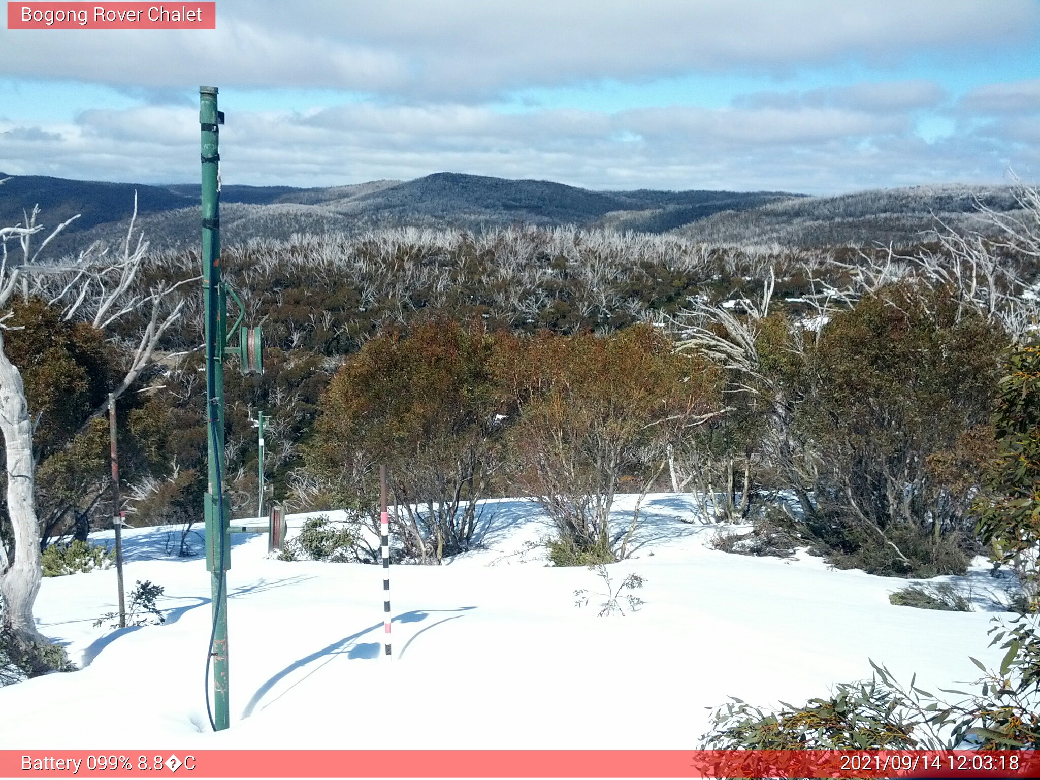 Bogong Web Cam 12:03pm Tuesday 14th of September 2021