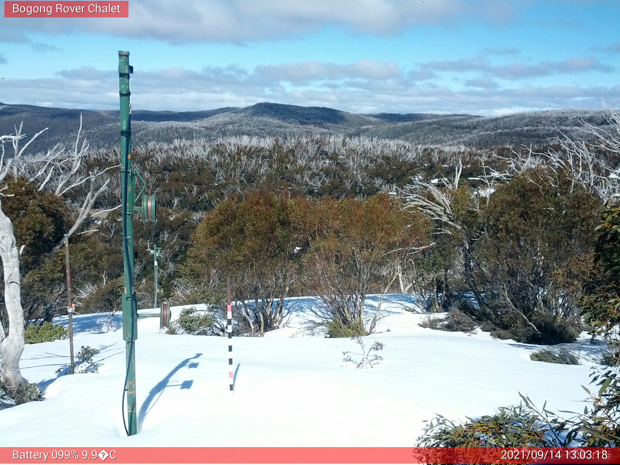 Bogong Web Cam 1:03pm Tuesday 14th of September 2021