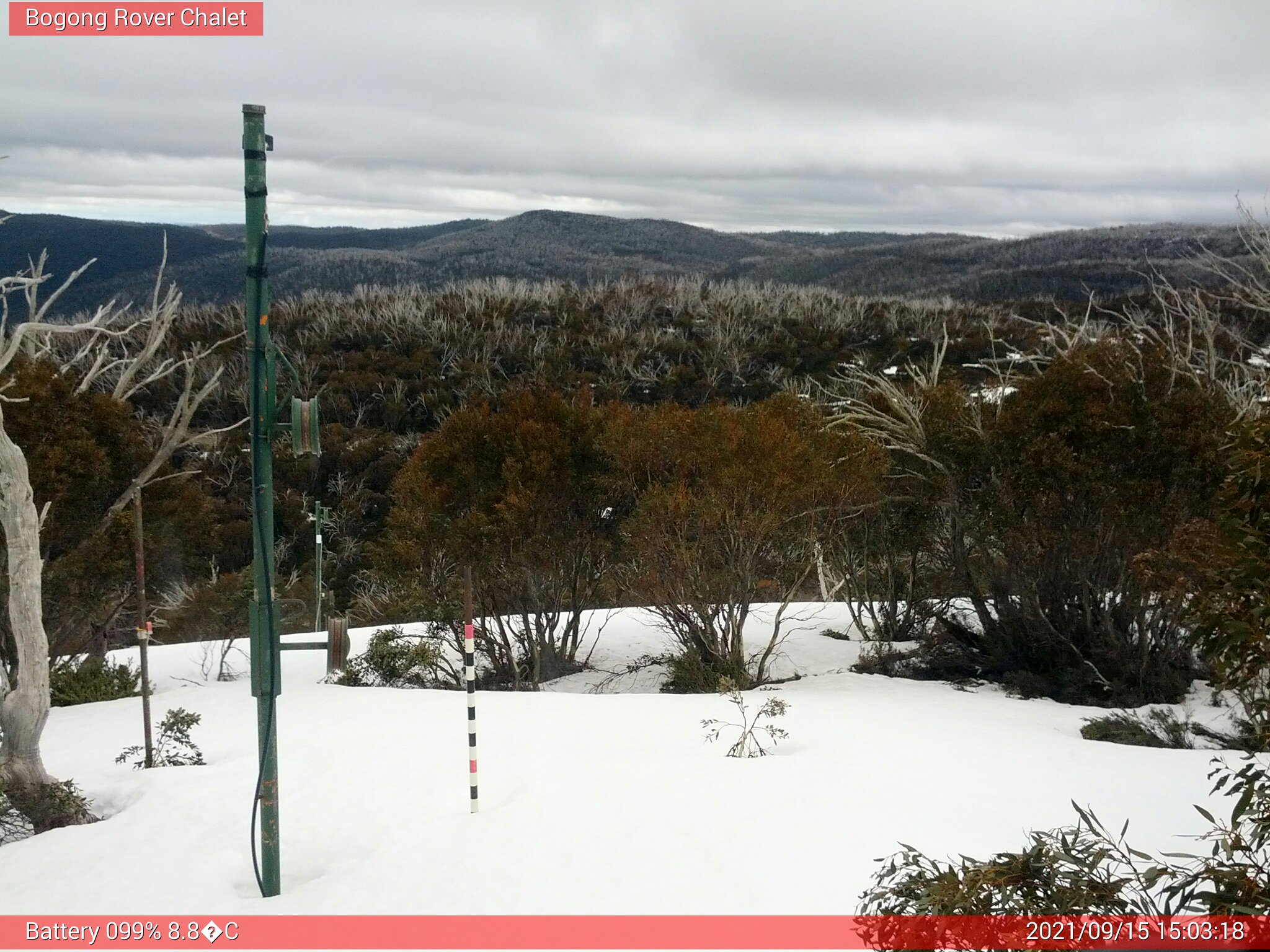 Bogong Web Cam 3:03pm Wednesday 15th of September 2021