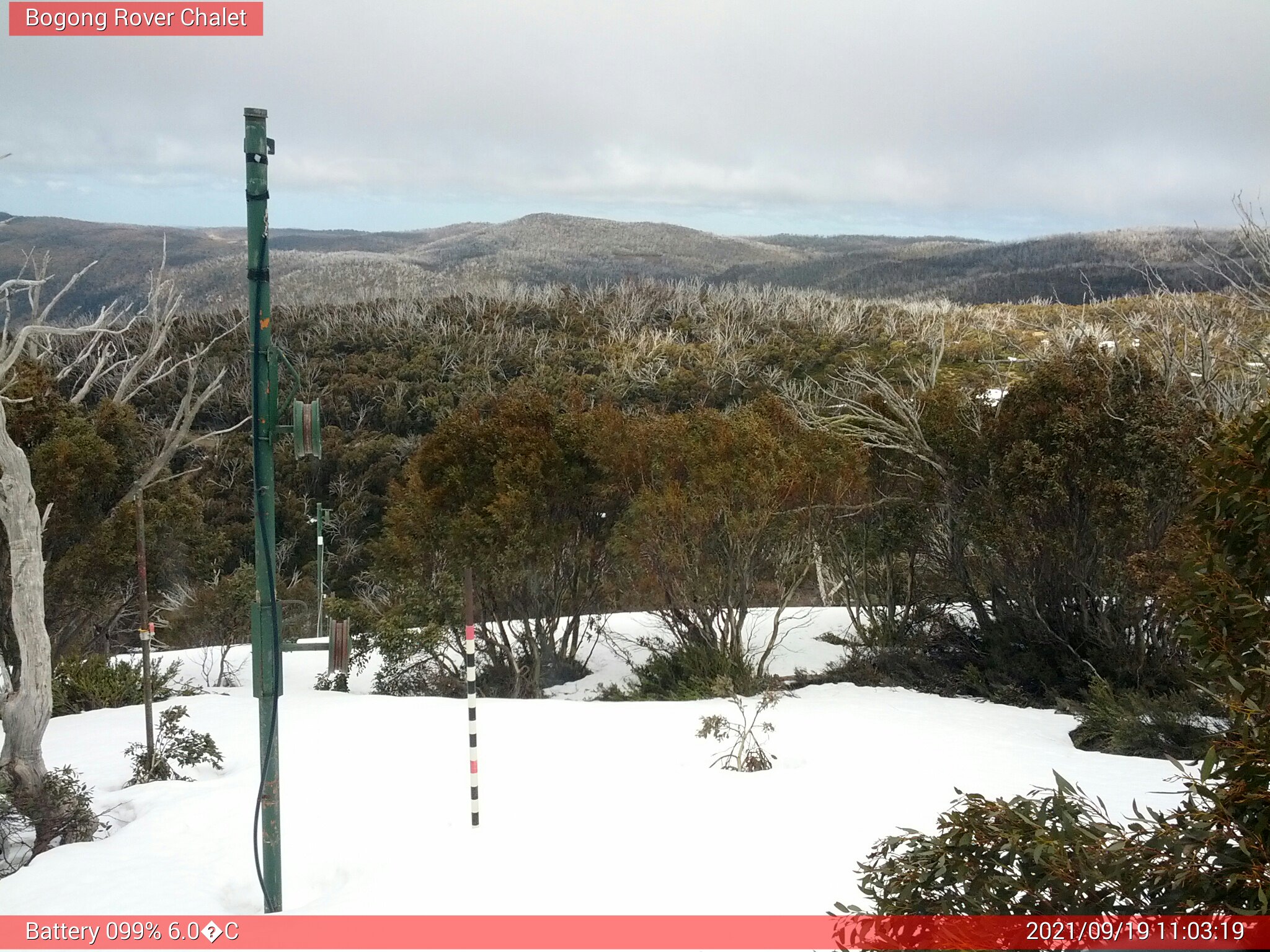 Bogong Web Cam 11:03am Sunday 19th of September 2021