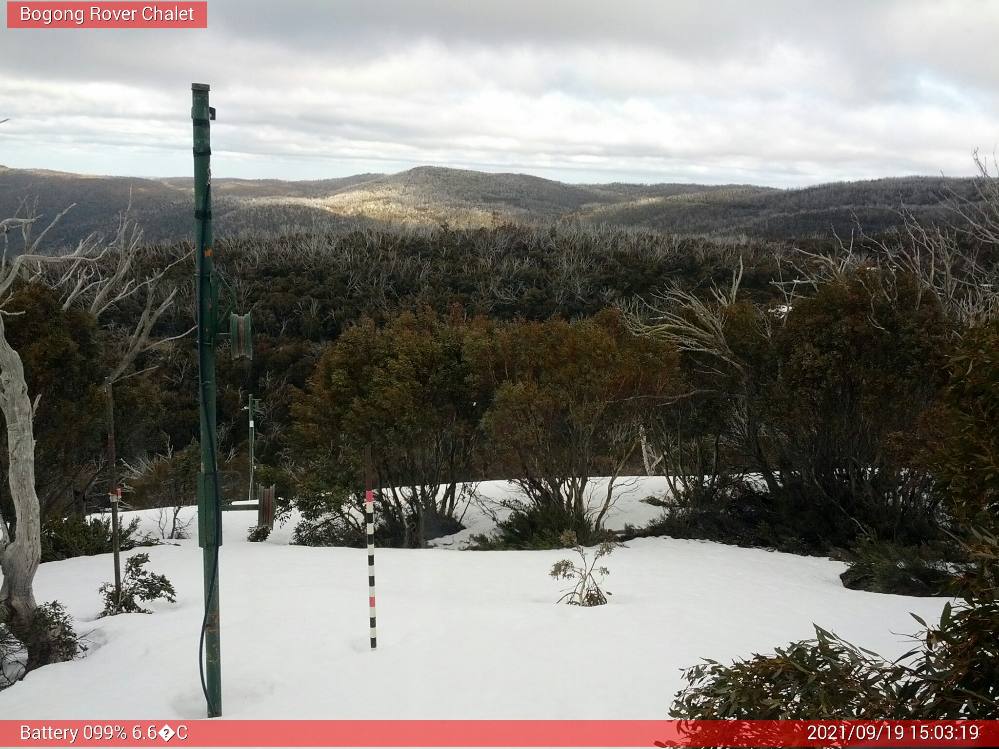 Bogong Web Cam 3:03pm Sunday 19th of September 2021