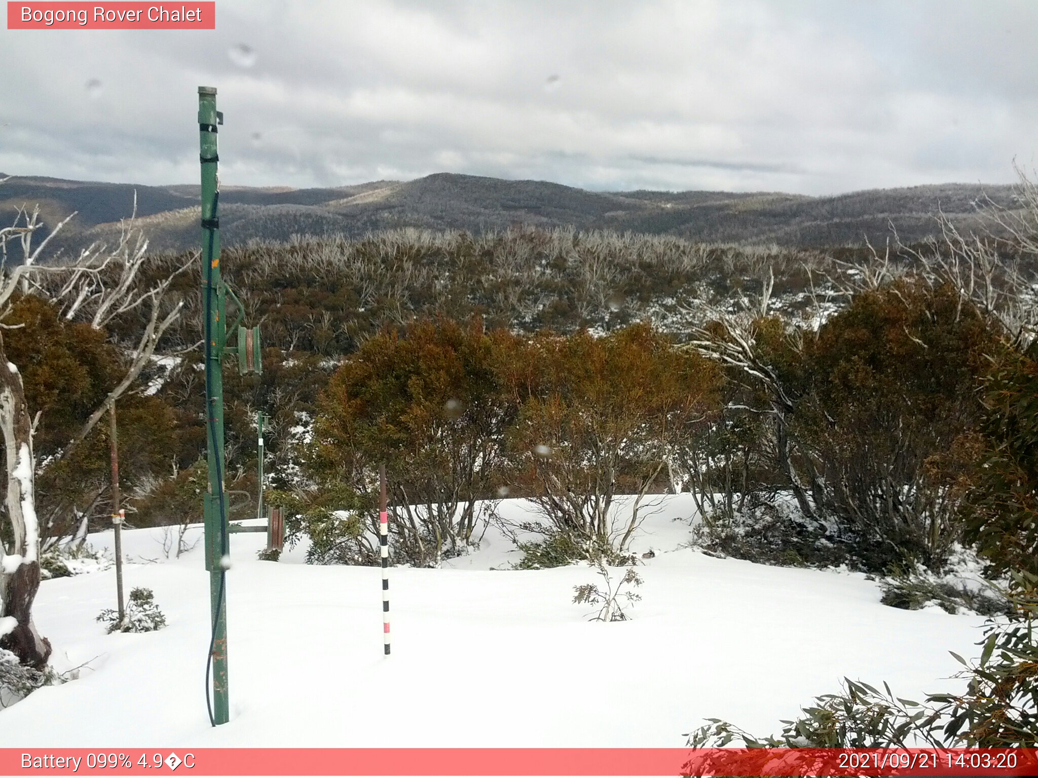 Bogong Web Cam 2:03pm Tuesday 21st of September 2021