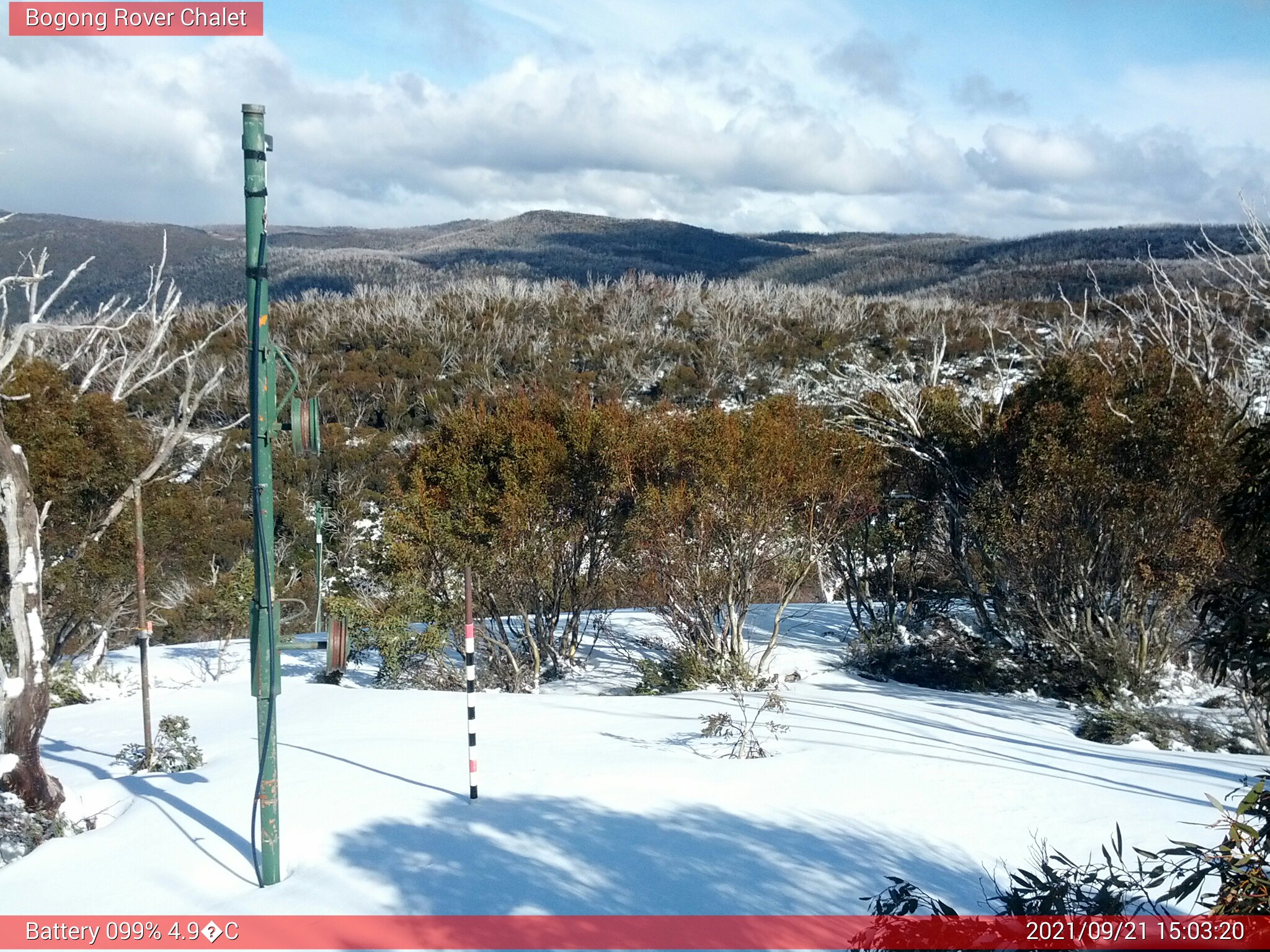 Bogong Web Cam 3:03pm Tuesday 21st of September 2021