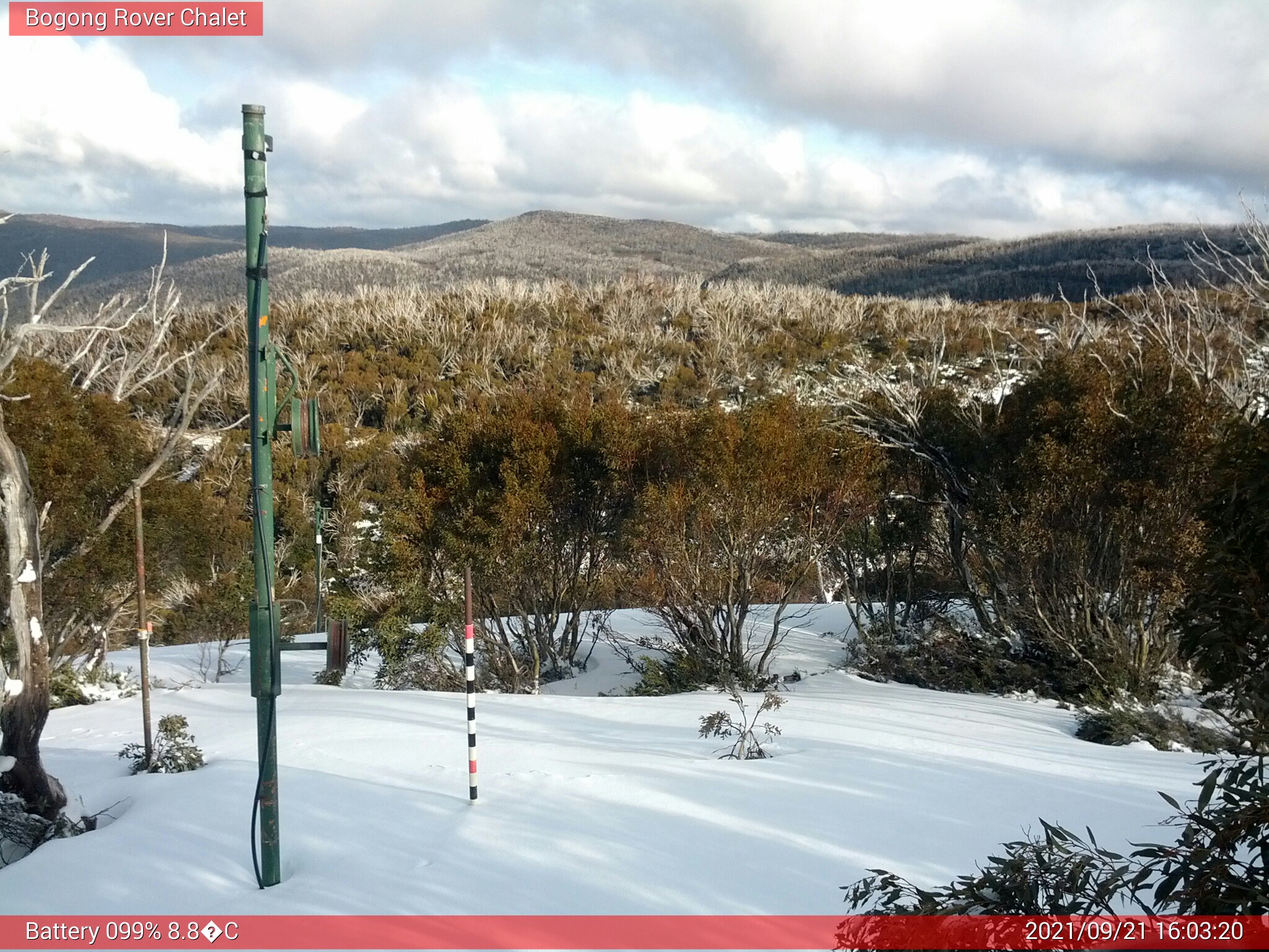 Bogong Web Cam 4:03pm Tuesday 21st of September 2021