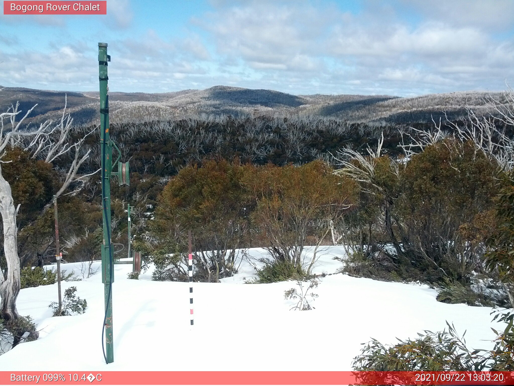 Bogong Web Cam 1:03pm Wednesday 22nd of September 2021