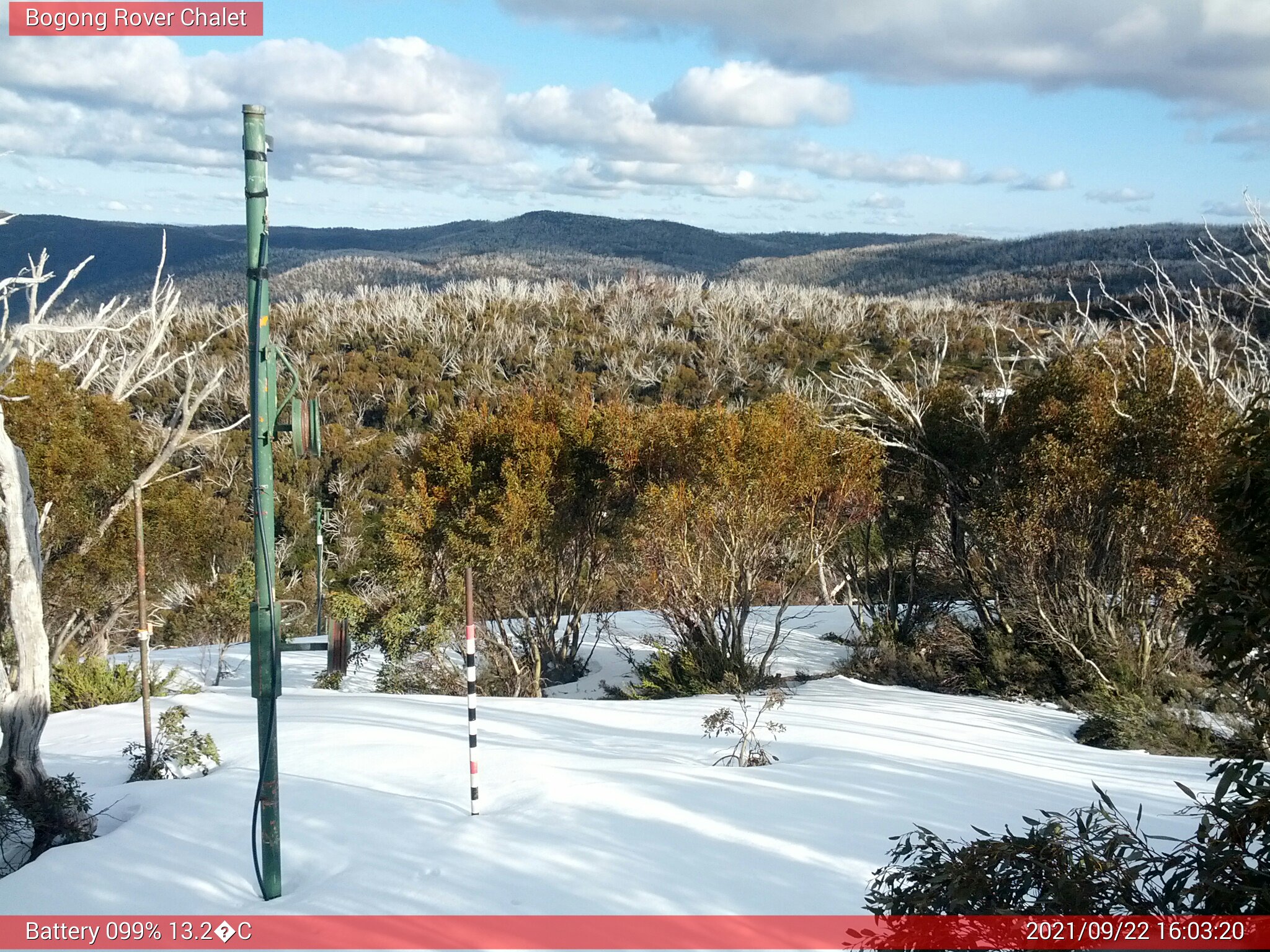 Bogong Web Cam 4:03pm Wednesday 22nd of September 2021