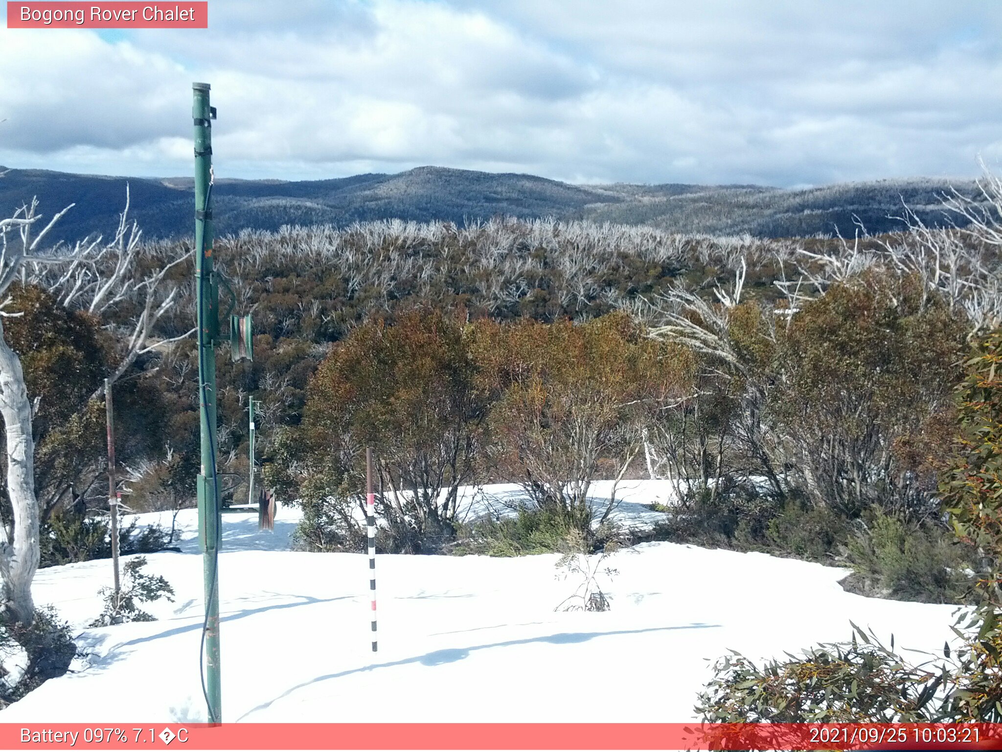 Bogong Web Cam 10:03am Saturday 25th of September 2021