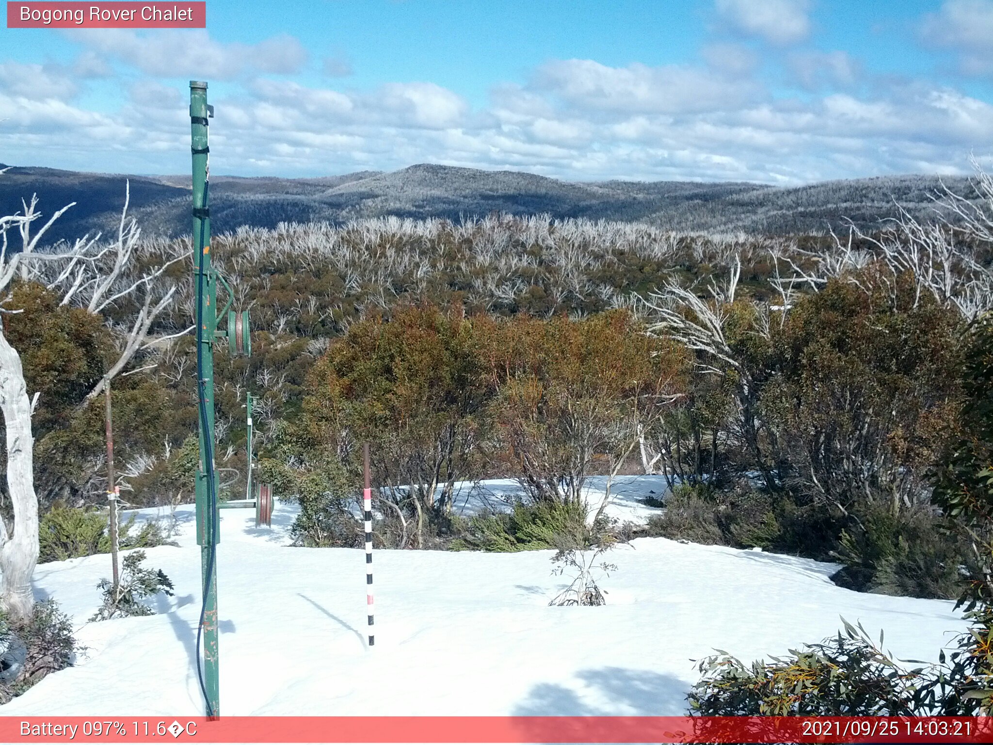 Bogong Web Cam 2:03pm Saturday 25th of September 2021