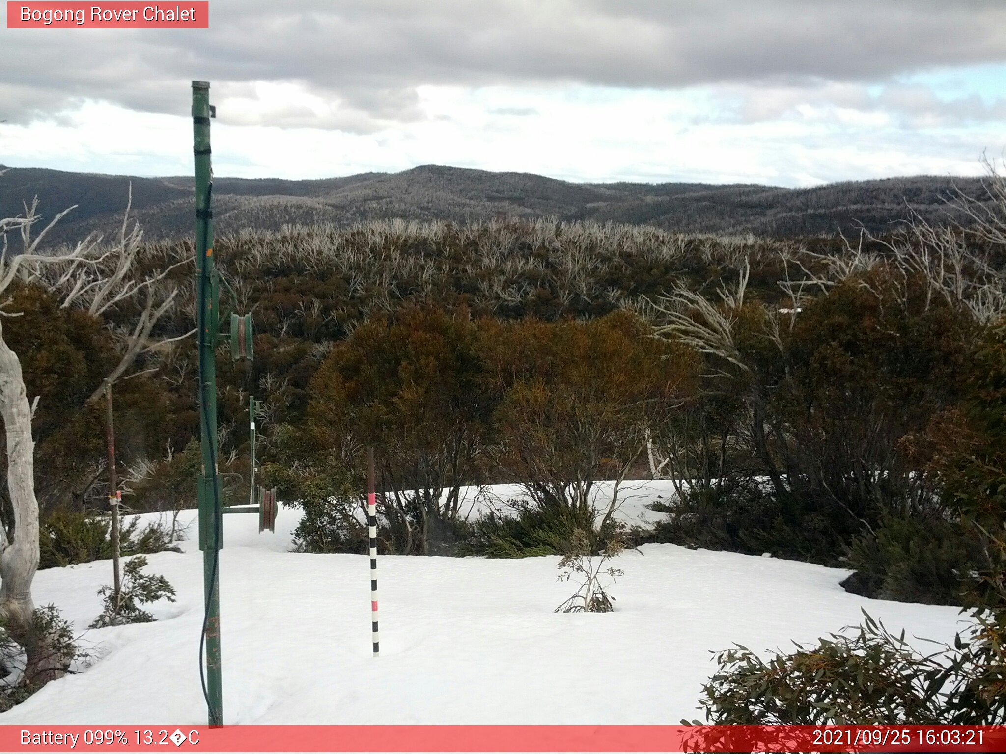 Bogong Web Cam 4:03pm Saturday 25th of September 2021