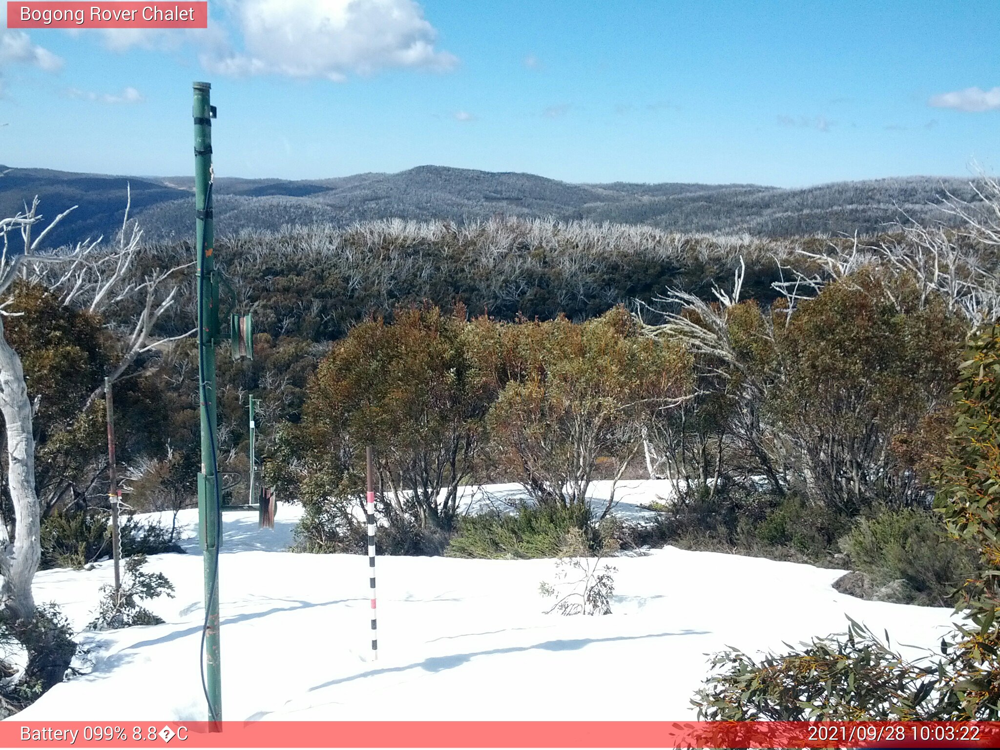 Bogong Web Cam 10:03am Tuesday 28th of September 2021