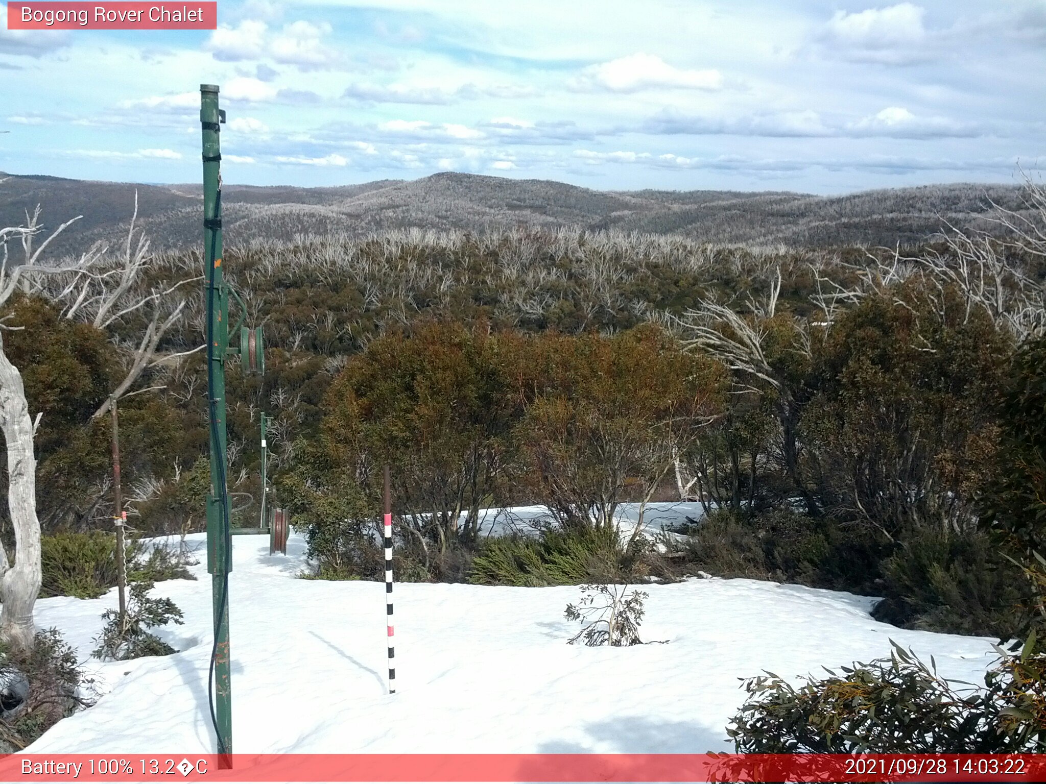 Bogong Web Cam 2:03pm Tuesday 28th of September 2021